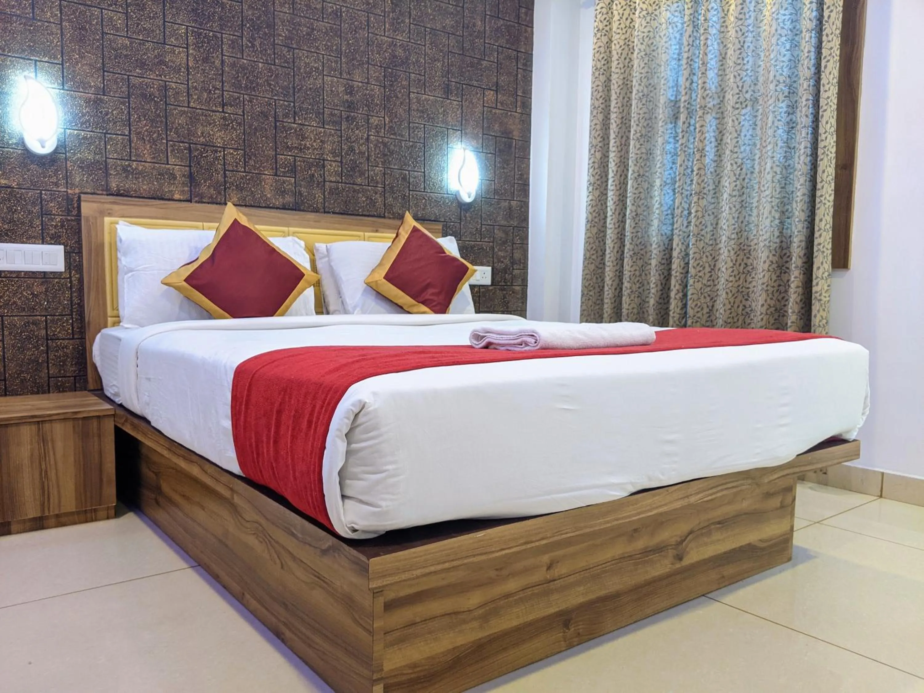 Bed in Hotel Feathers