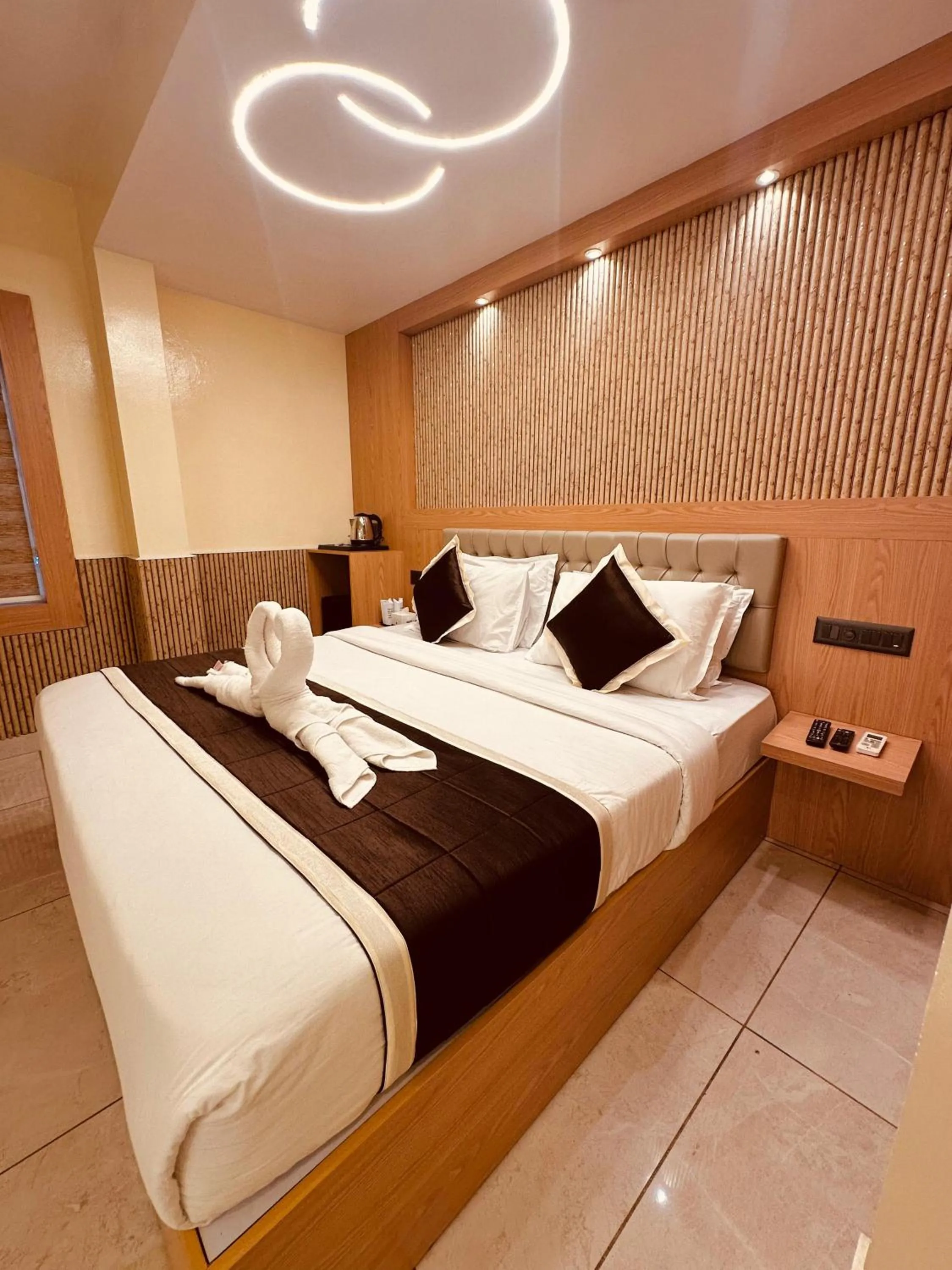 Bedroom, Bed in Hotel Feathers