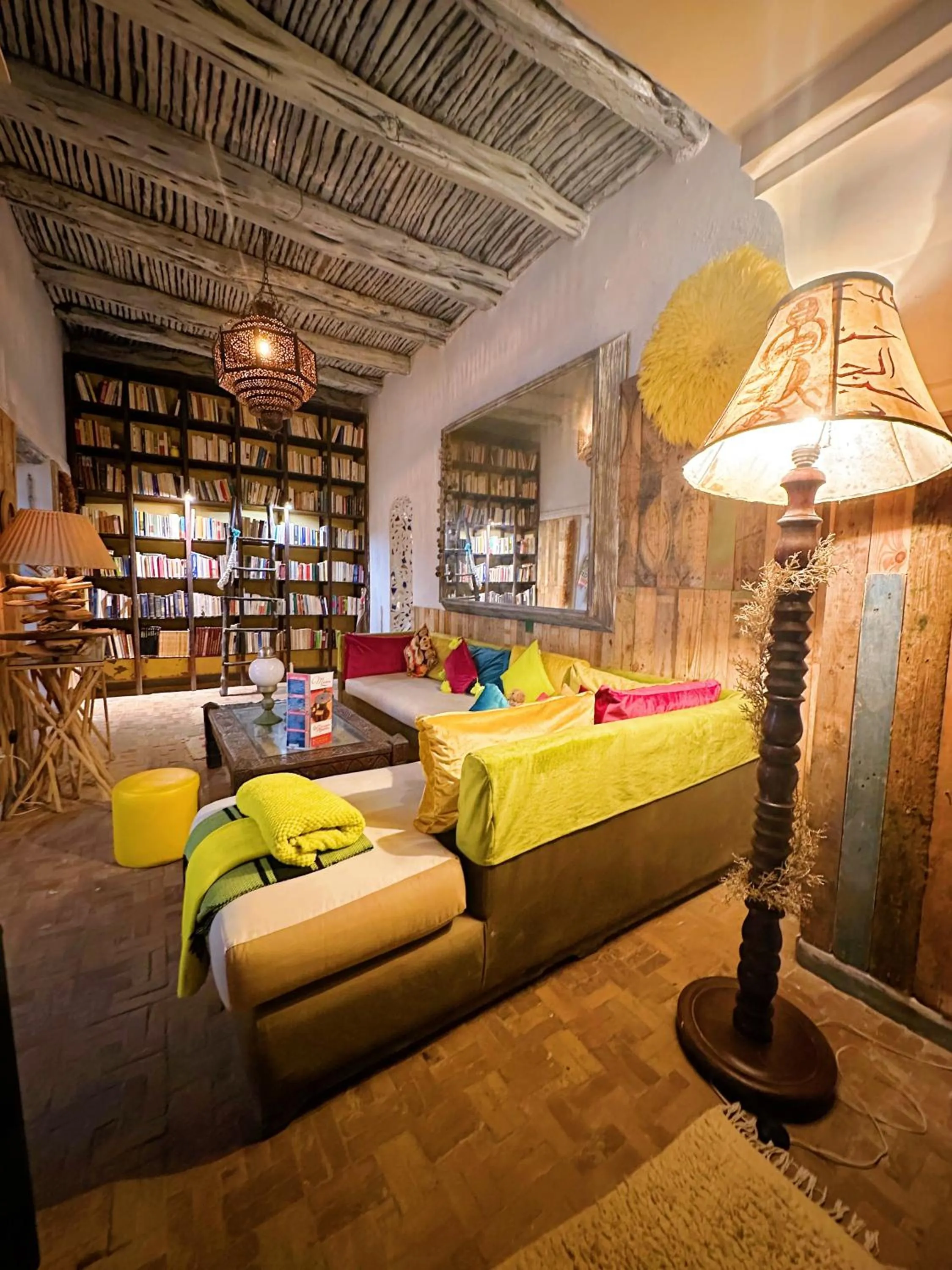 Library, Bed in Les Terrasses d'Essaouira - Yoga Studio