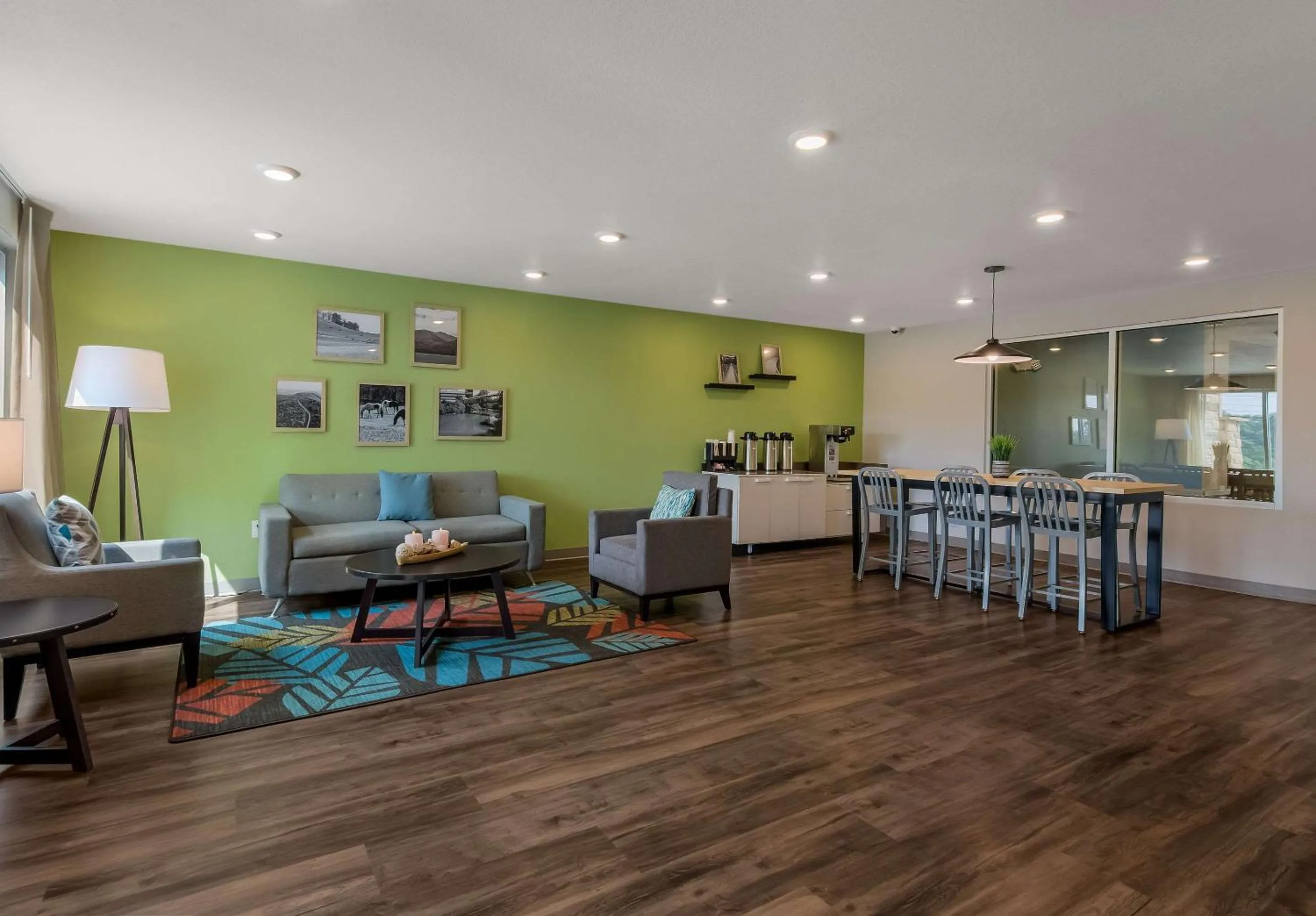 Lobby or reception in WoodSpring Suites Roanoke