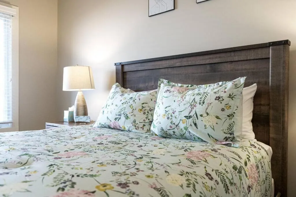 Bed in The Celebrity - Free Parking, Central, Vanderbilt