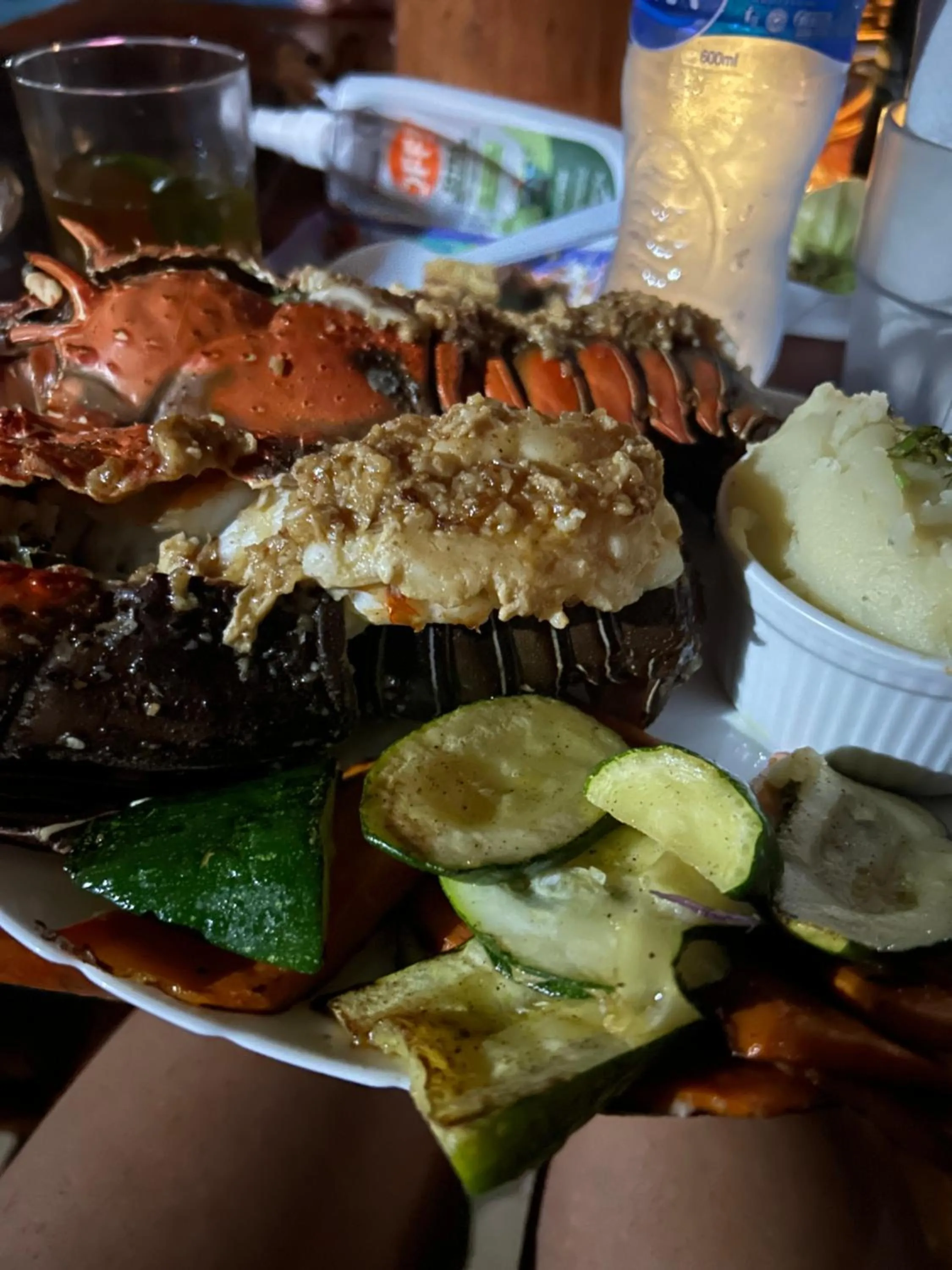 Restaurant/places to eat in Hotel Tranquilo