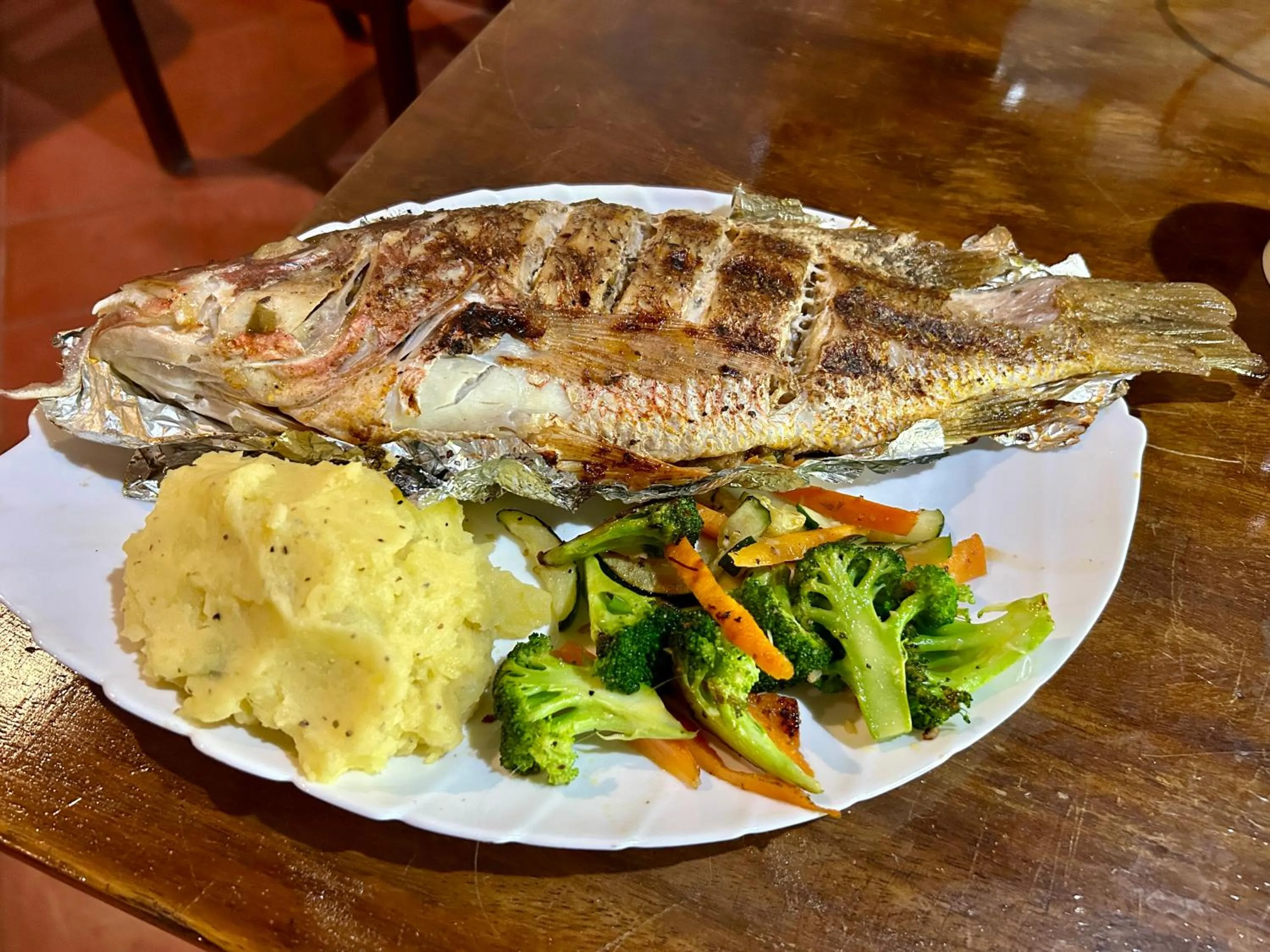 Restaurant/places to eat in Hotel Tranquilo