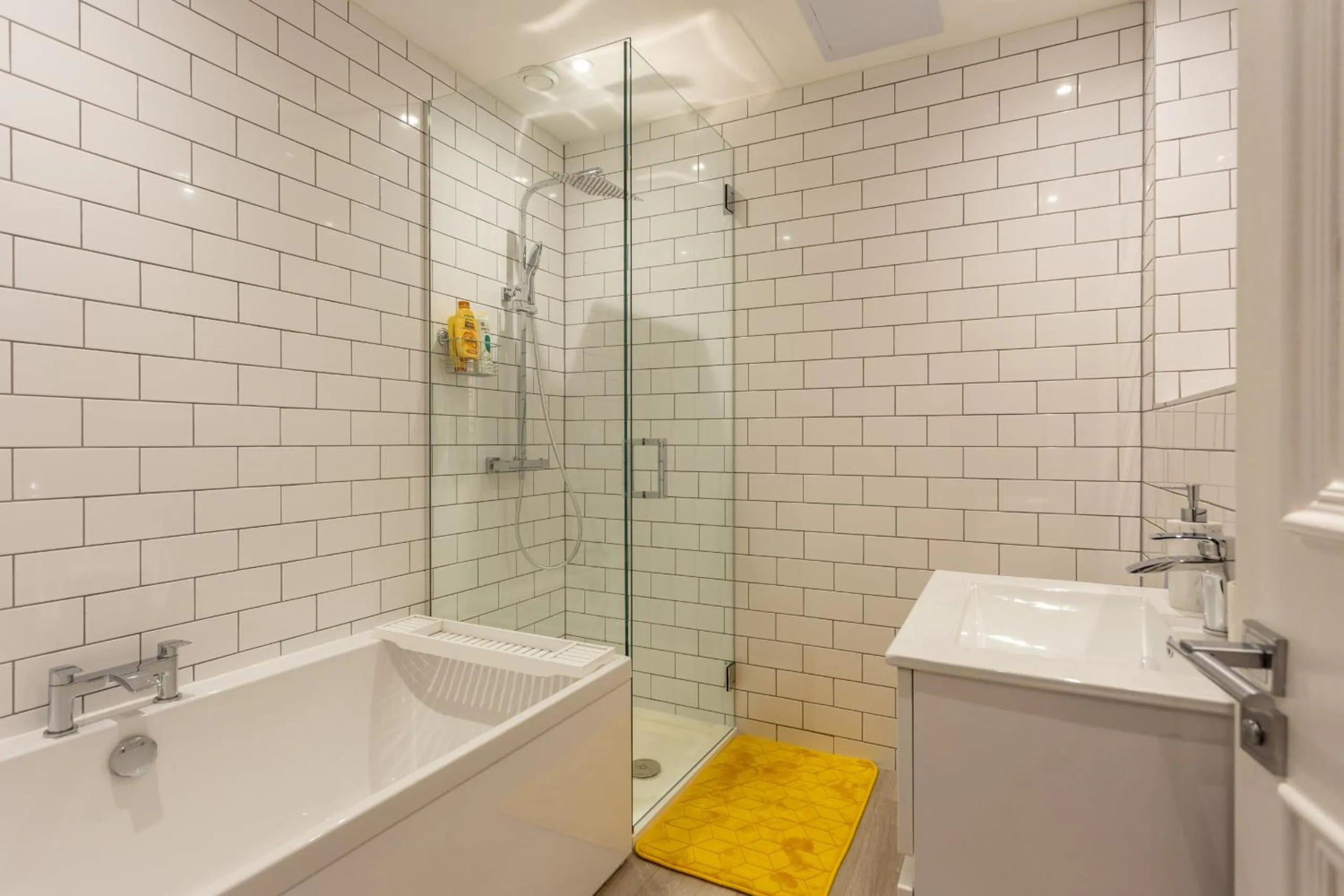 Bathroom in Royal 2bed apartment City Center