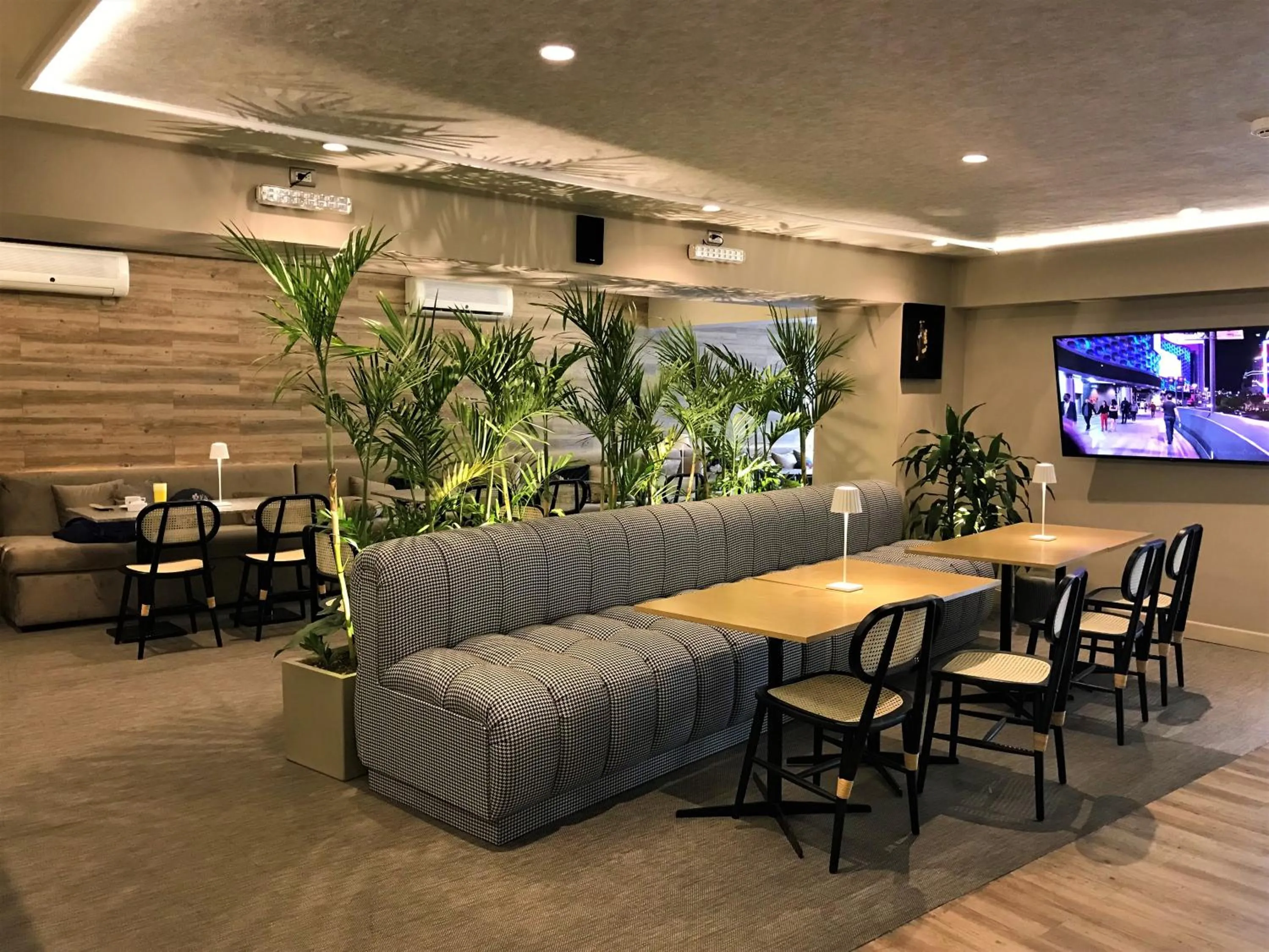 Restaurant/places to eat in ARTE HOTEL Lima