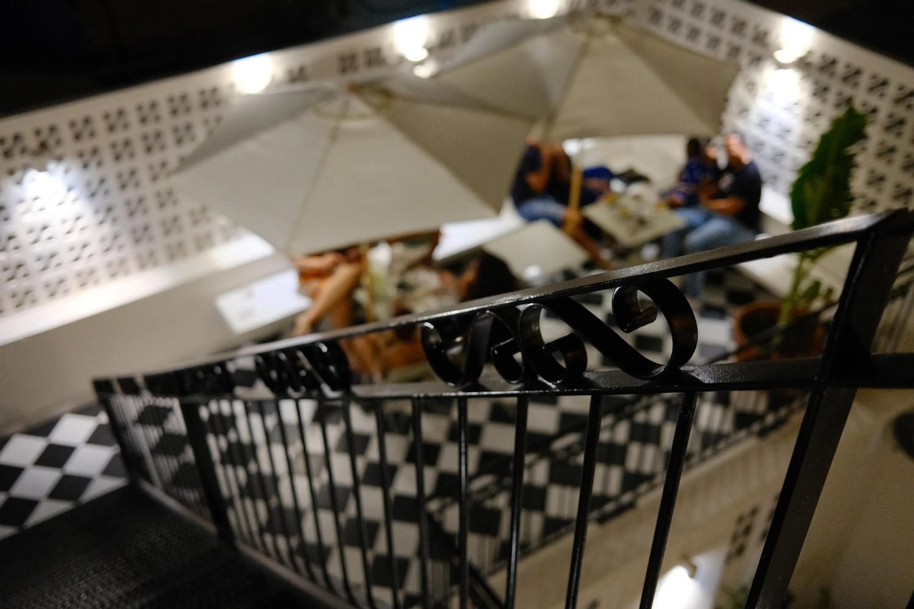 People in Maison Victoire, boutique hôtel - Pointe-à-Pitre