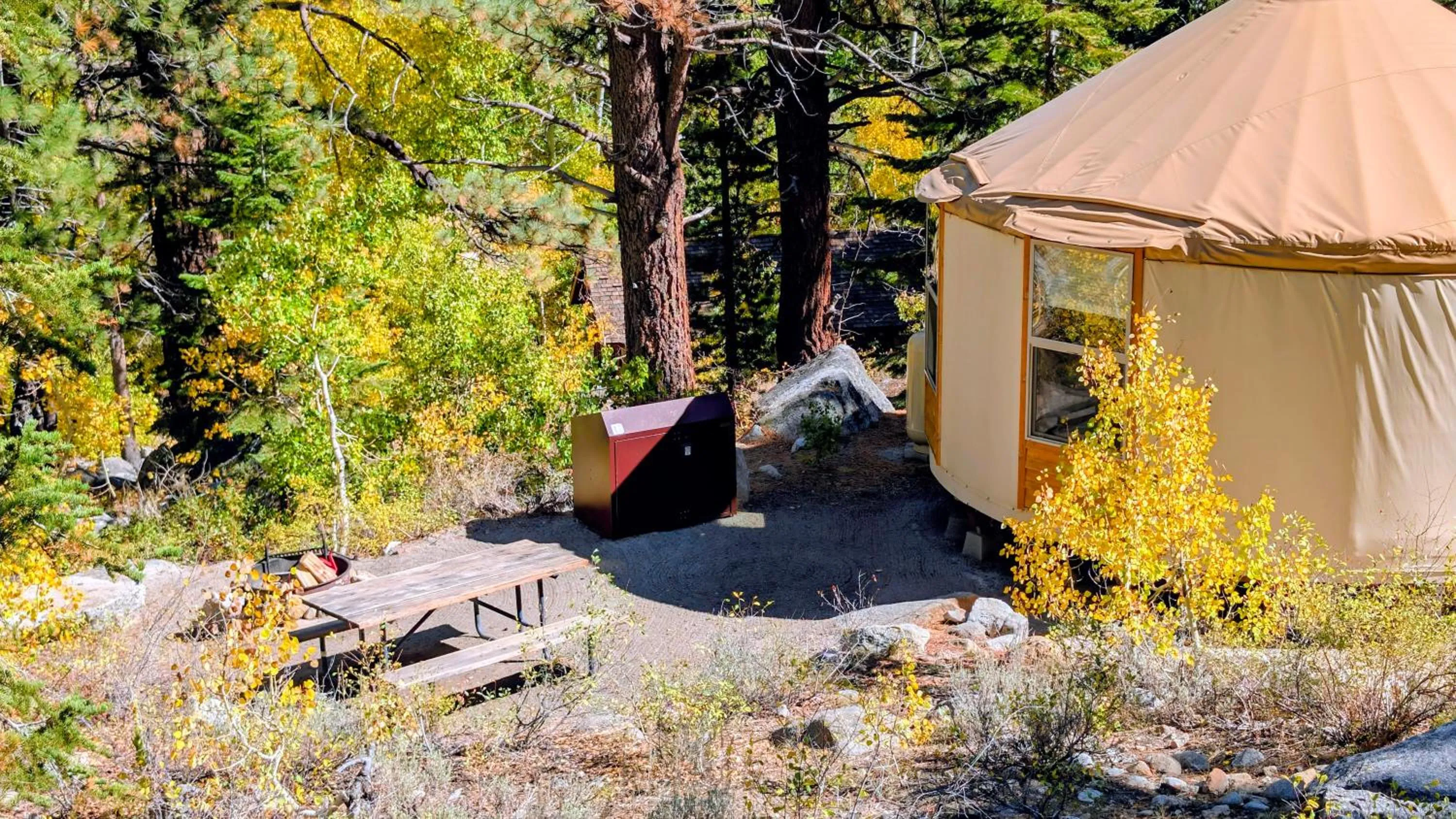 Desolation Hotel Hope Valley