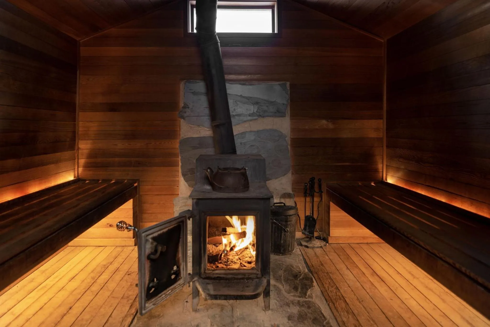 Sauna in Desolation Hotel Hope Valley