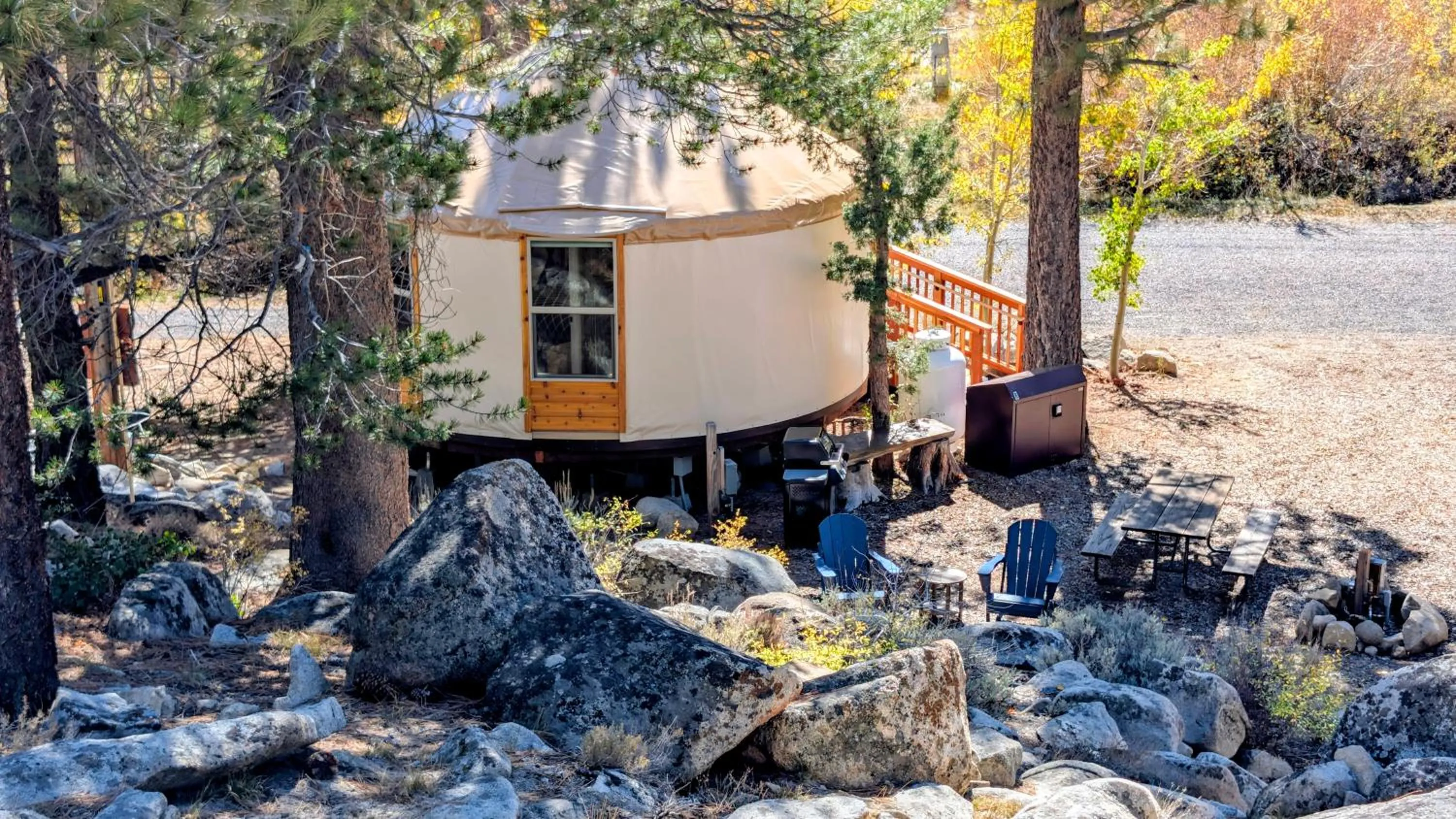 Desolation Hotel Hope Valley