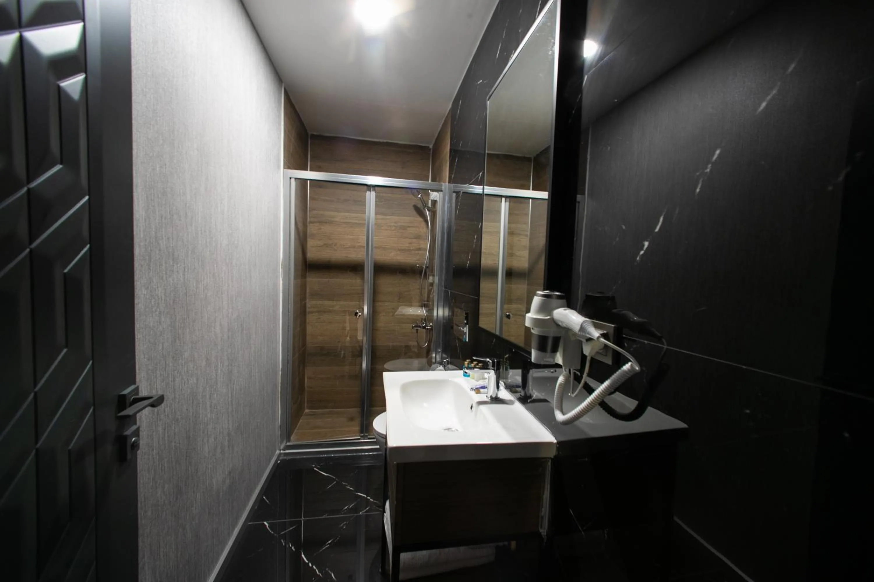 Bathroom in MAD INN HOTEL & SPA