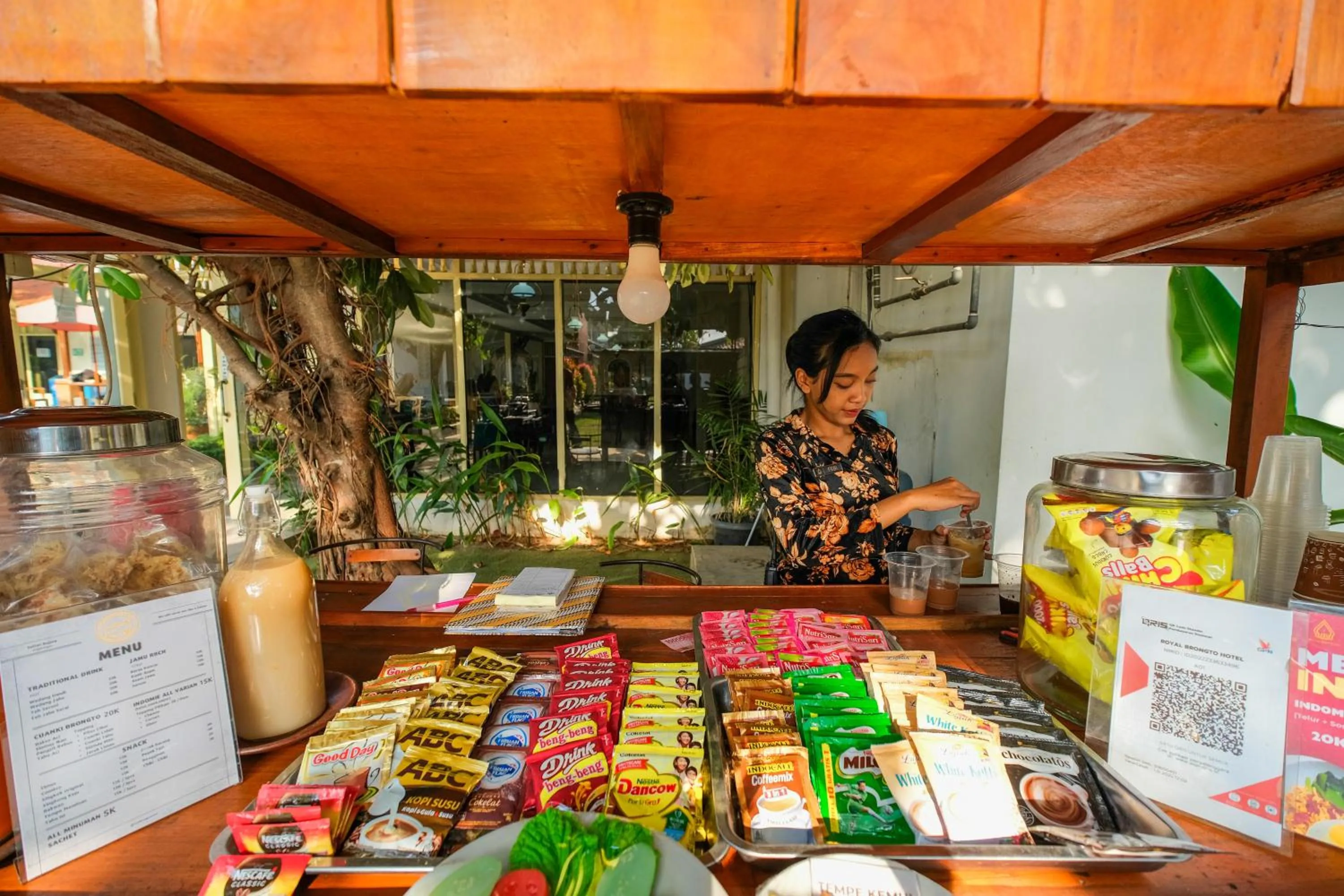 Lounge or bar in Royal Brongto Hotel