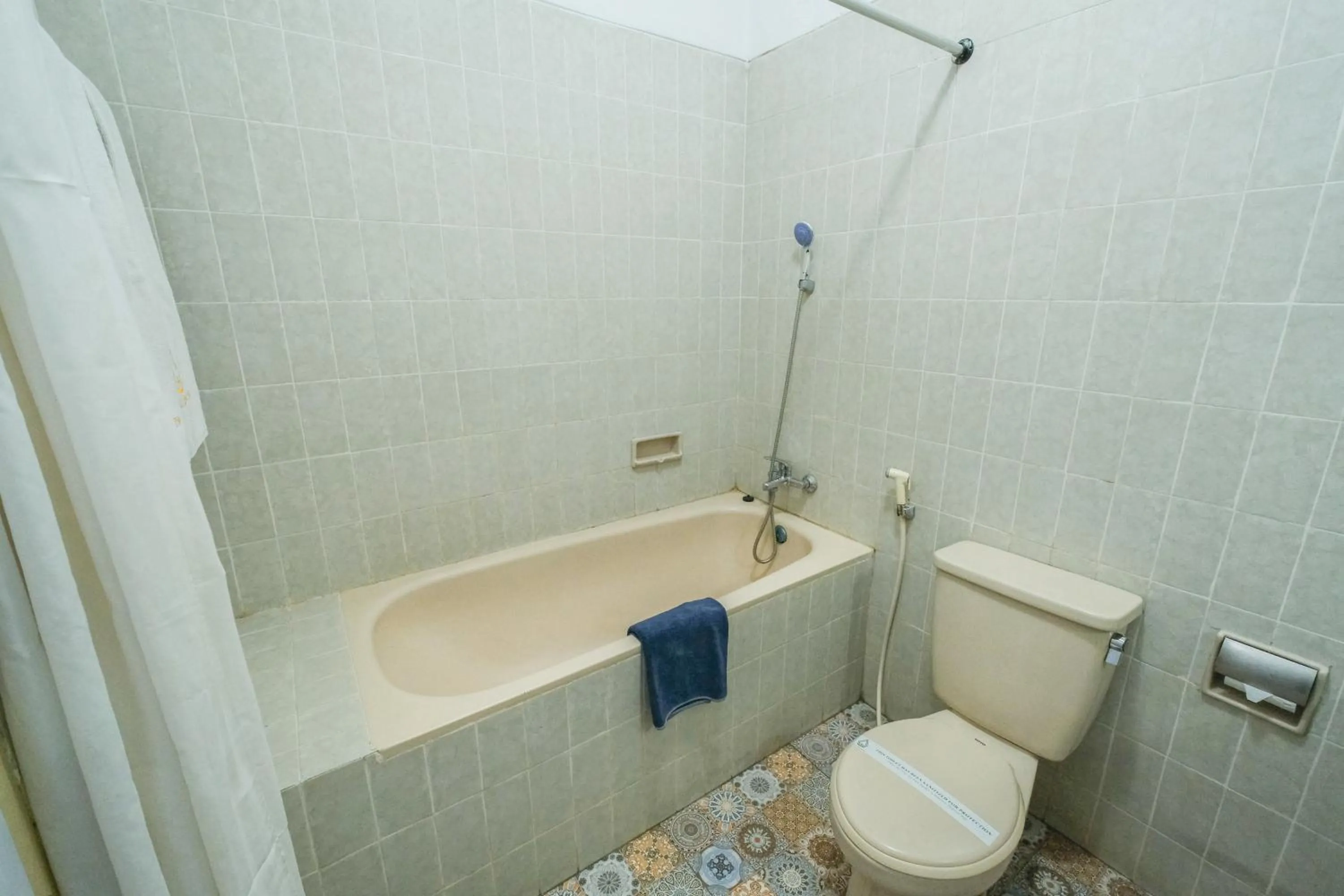 Toilet in Royal Brongto Hotel