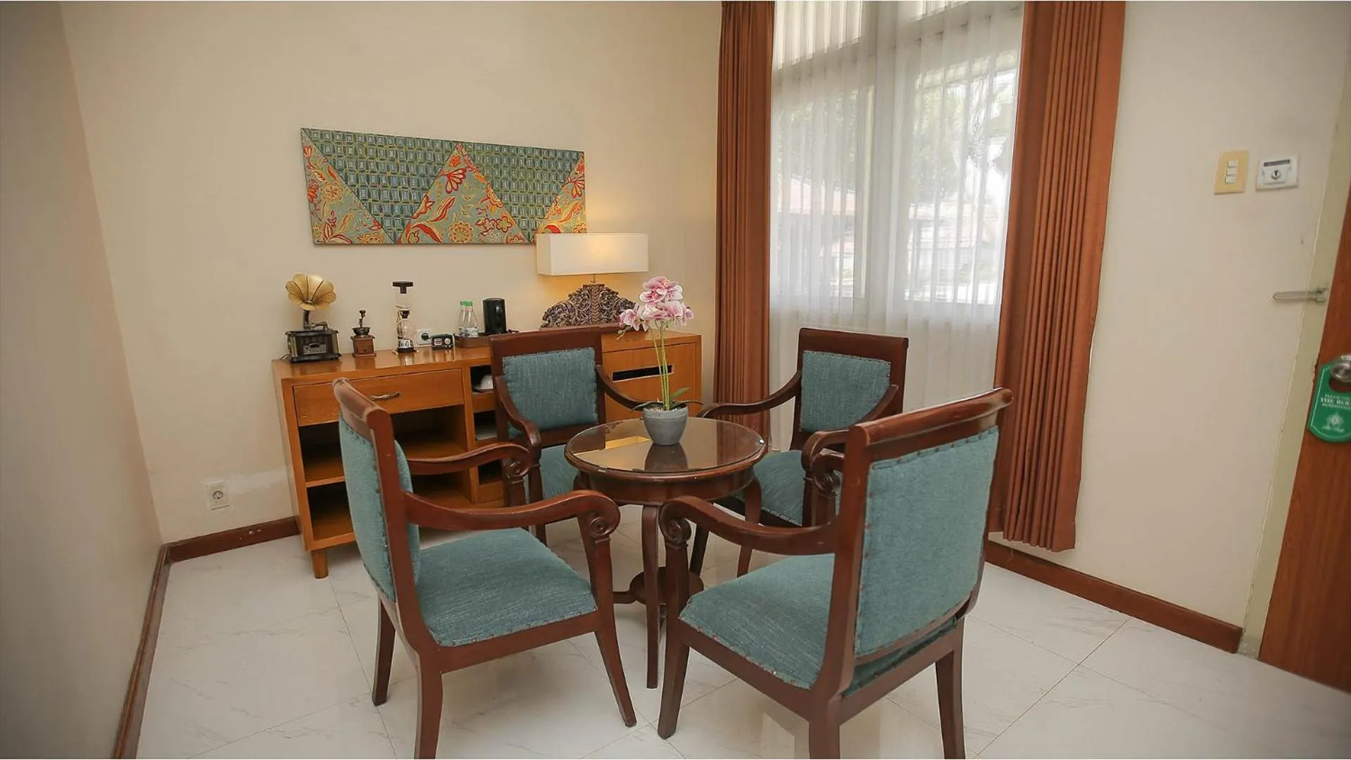 Living room in Royal Brongto Hotel