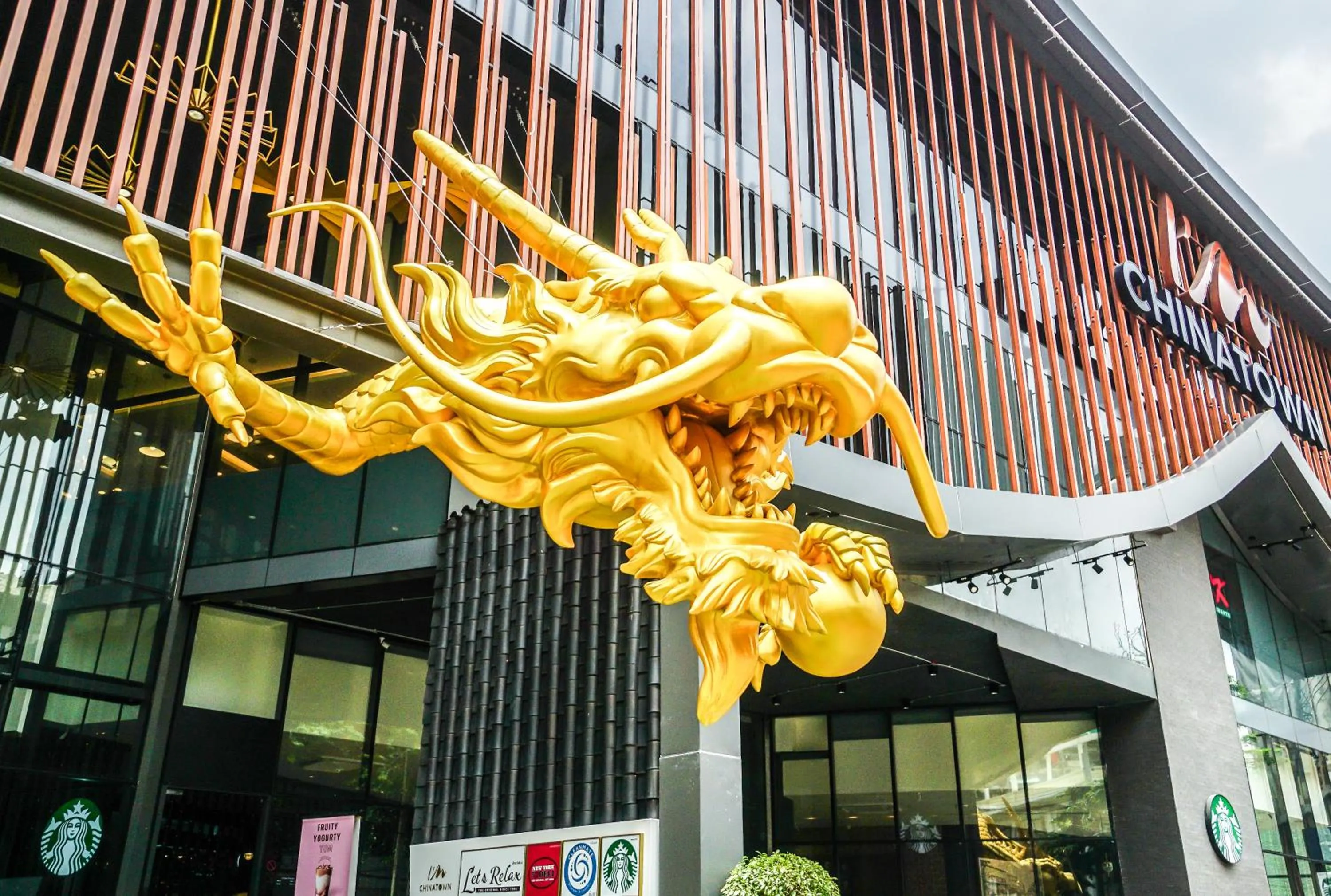 Property building in I'm Chinatown Residence