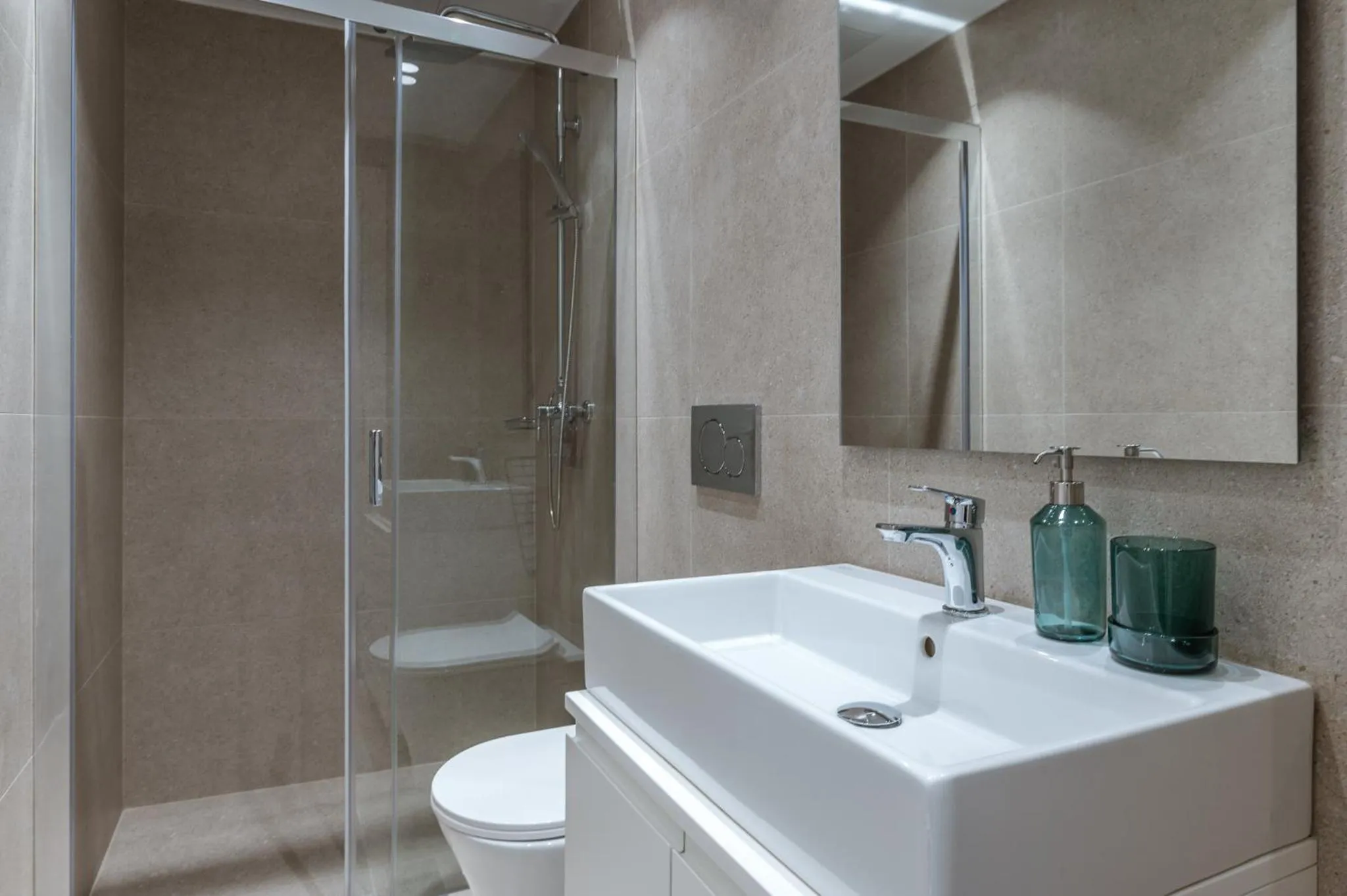 Shower in Phaedrus Living Luxury Studio Kolonaki Tsakalof