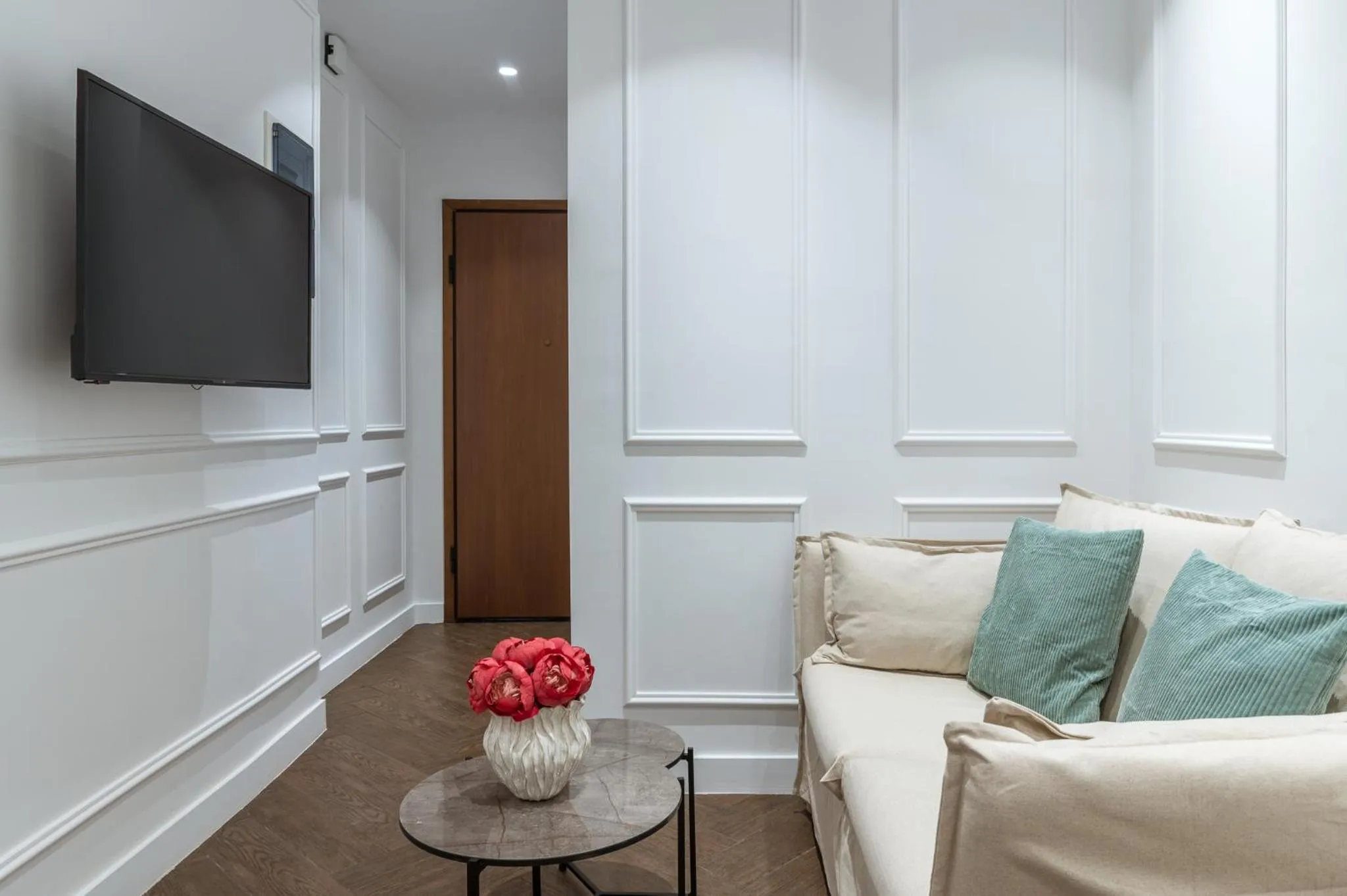 TV and multimedia in Phaedrus Living Luxury Studio Kolonaki Tsakalof