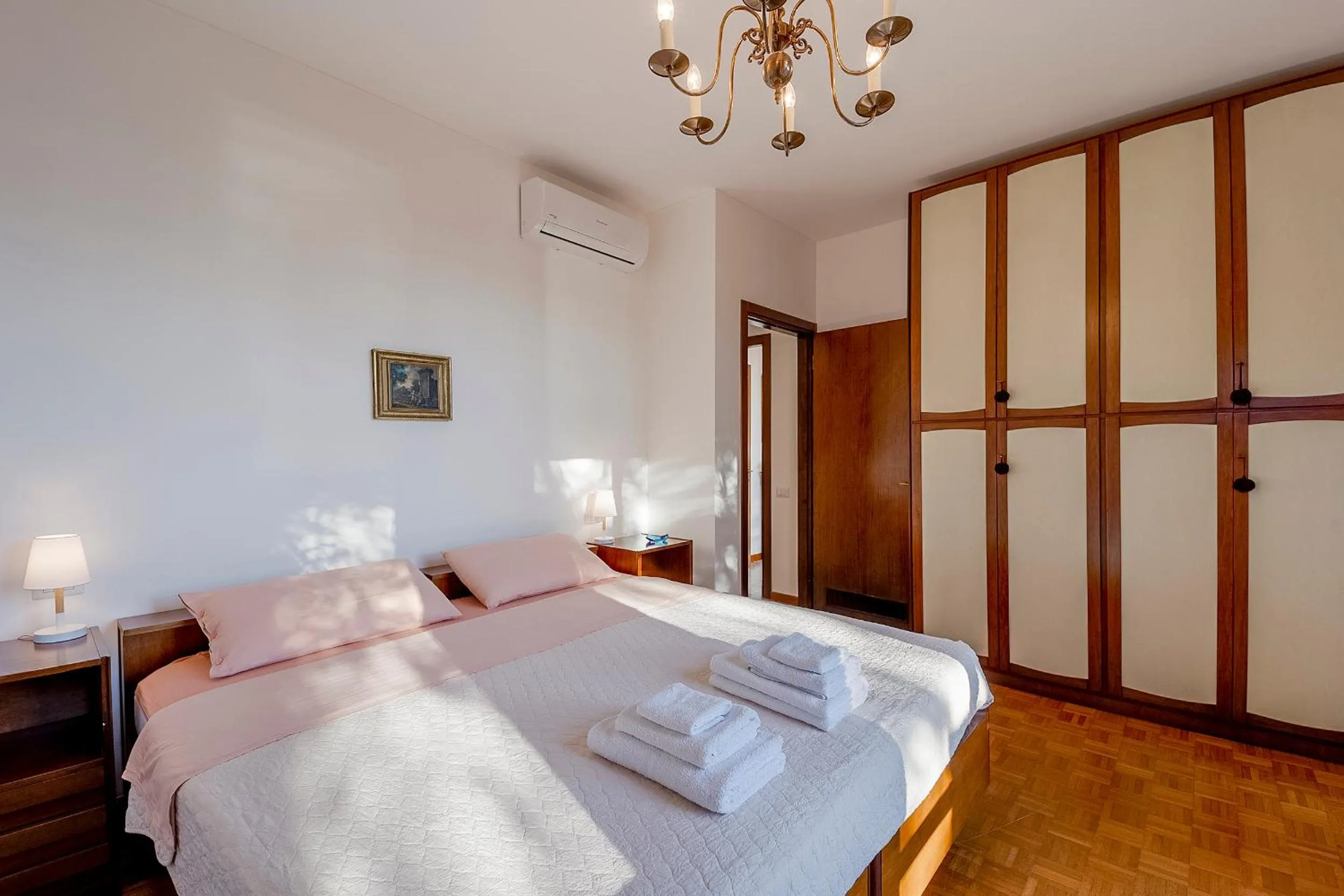 GuestHost - Portosole Attic - with Terrace and Private Parking