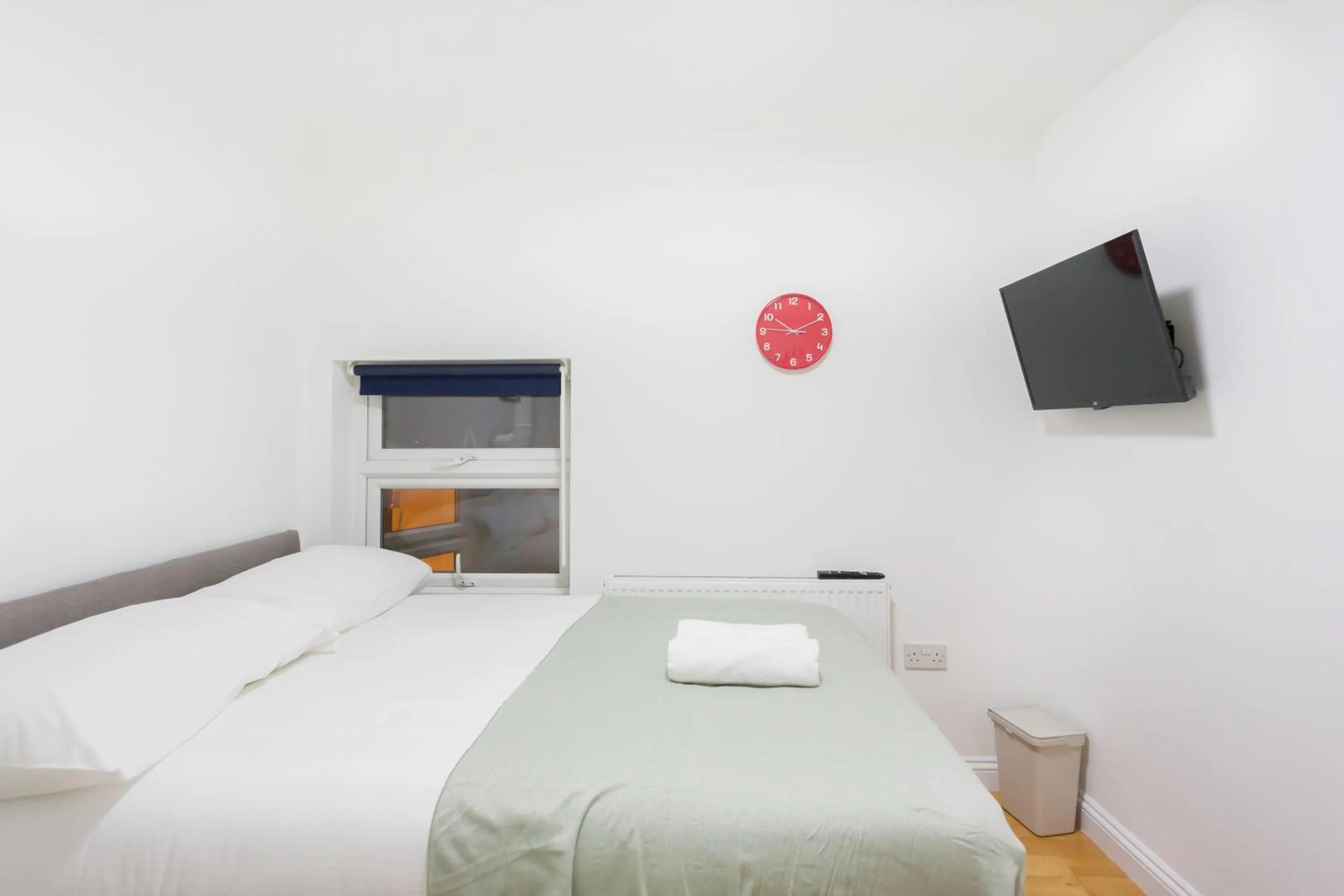Bedroom, Bed in Studio9 Rooms - Next to Emirates Stadium - Budget Rooms with Shared Bathroom