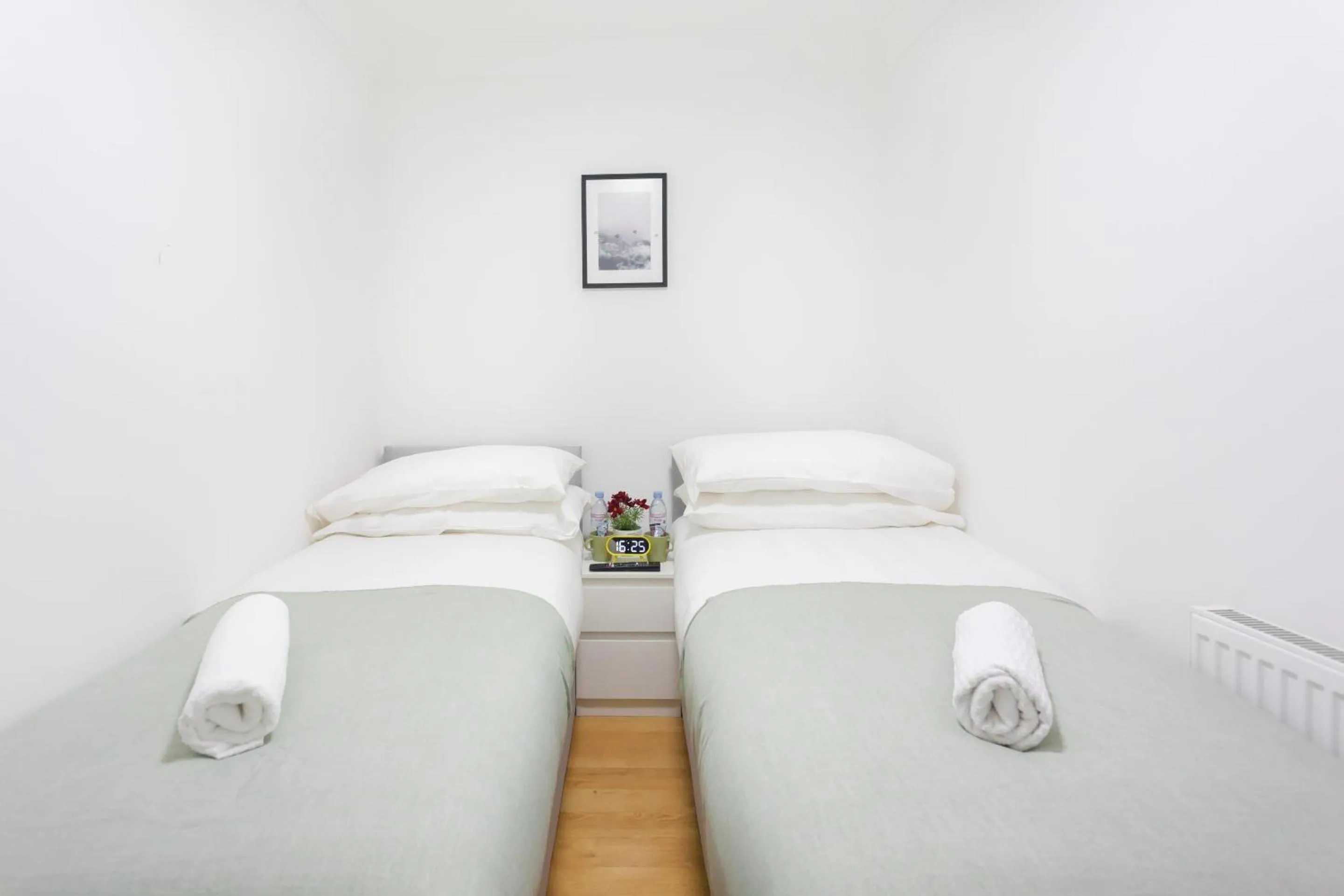 Bedroom, Bed in Studio9 Rooms - Next to Emirates Stadium - Budget Rooms with Shared Bathroom