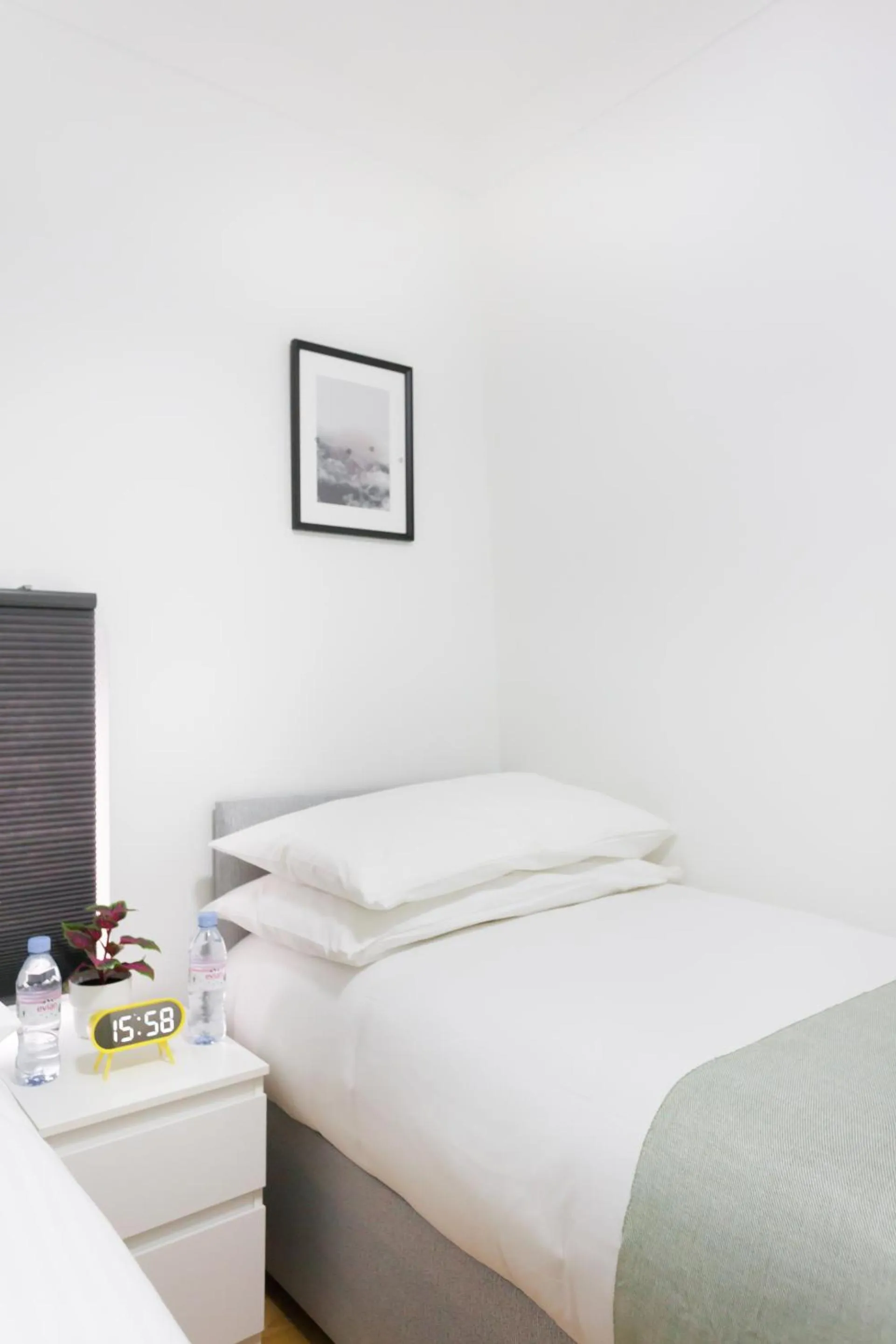 Bedroom, Bed in Studio9 Rooms - Next to Emirates Stadium - Budget Rooms with Shared Bathroom