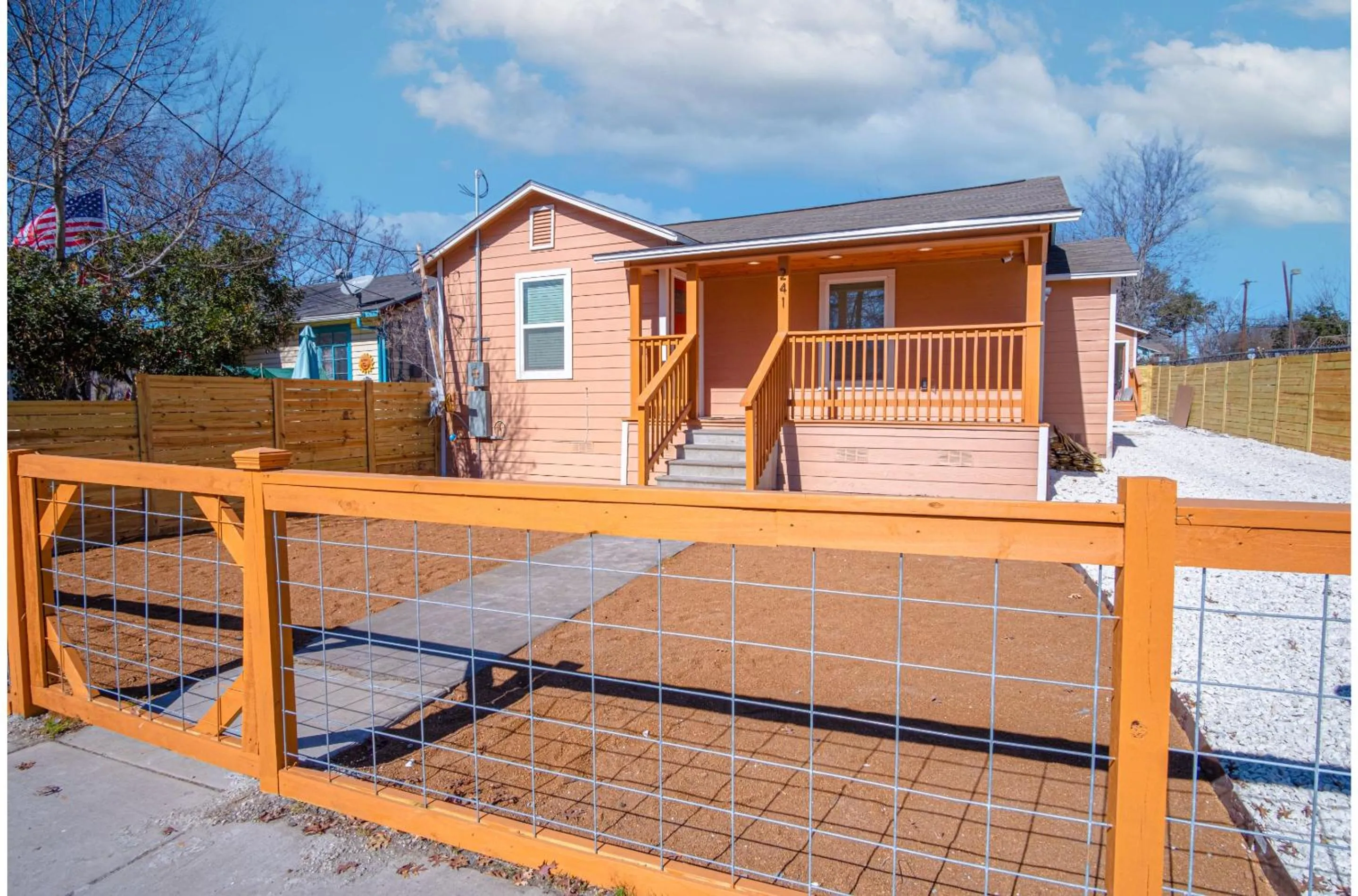 Property building in Adorable 4BR 2BA Close to Riverwalk and Downtown