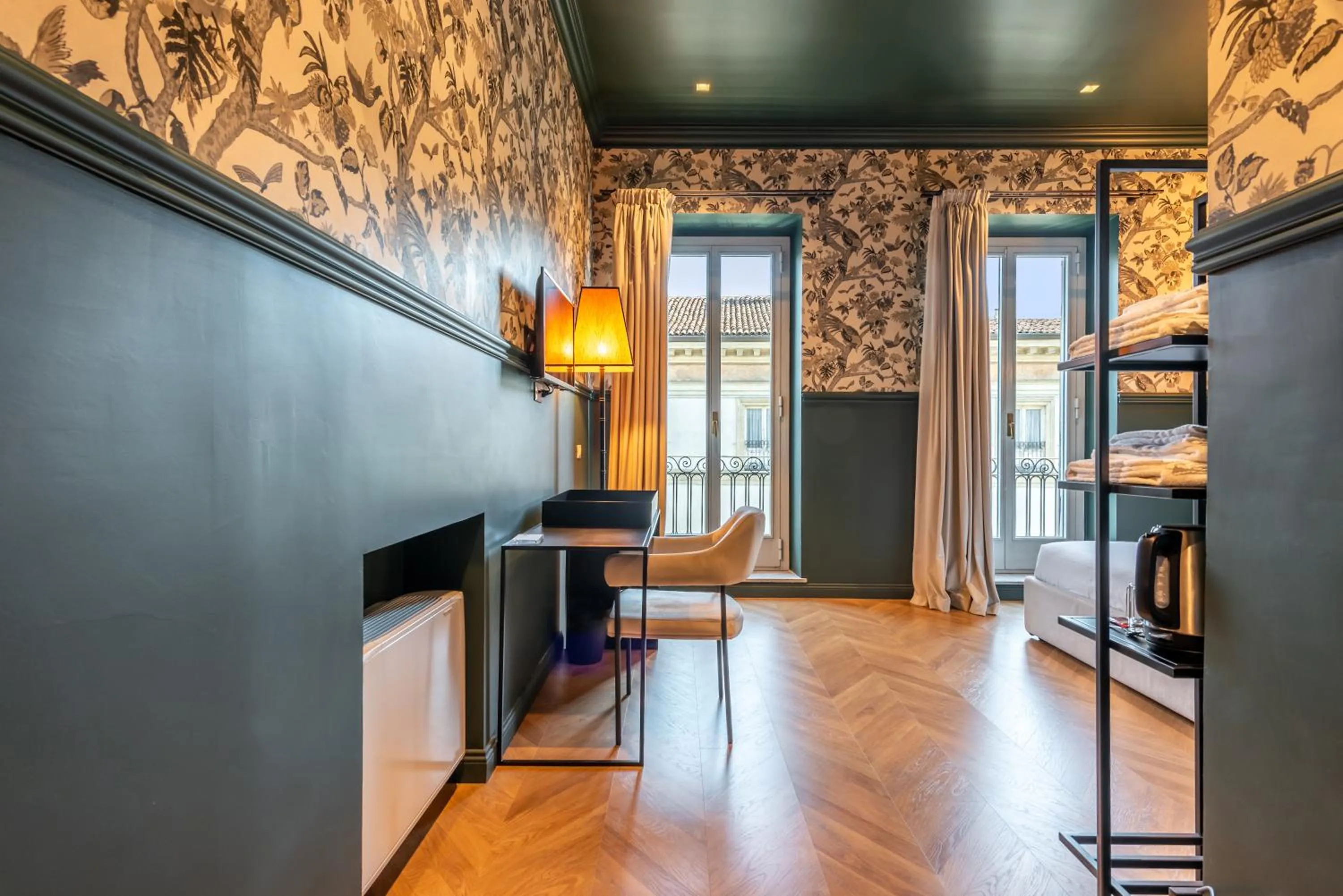 hair dresser in DH Rooms Spiga