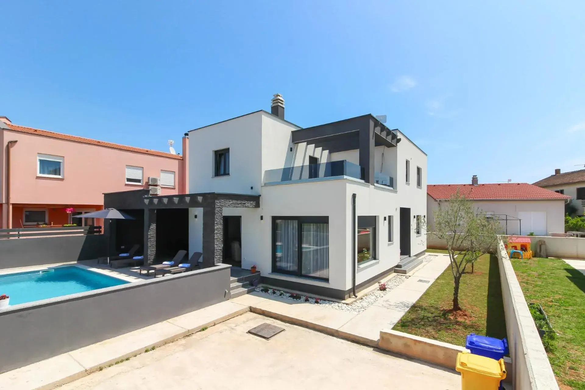 Modern villa Maeni with private pool in Pula Modern villa Maeni with private pool in Pula