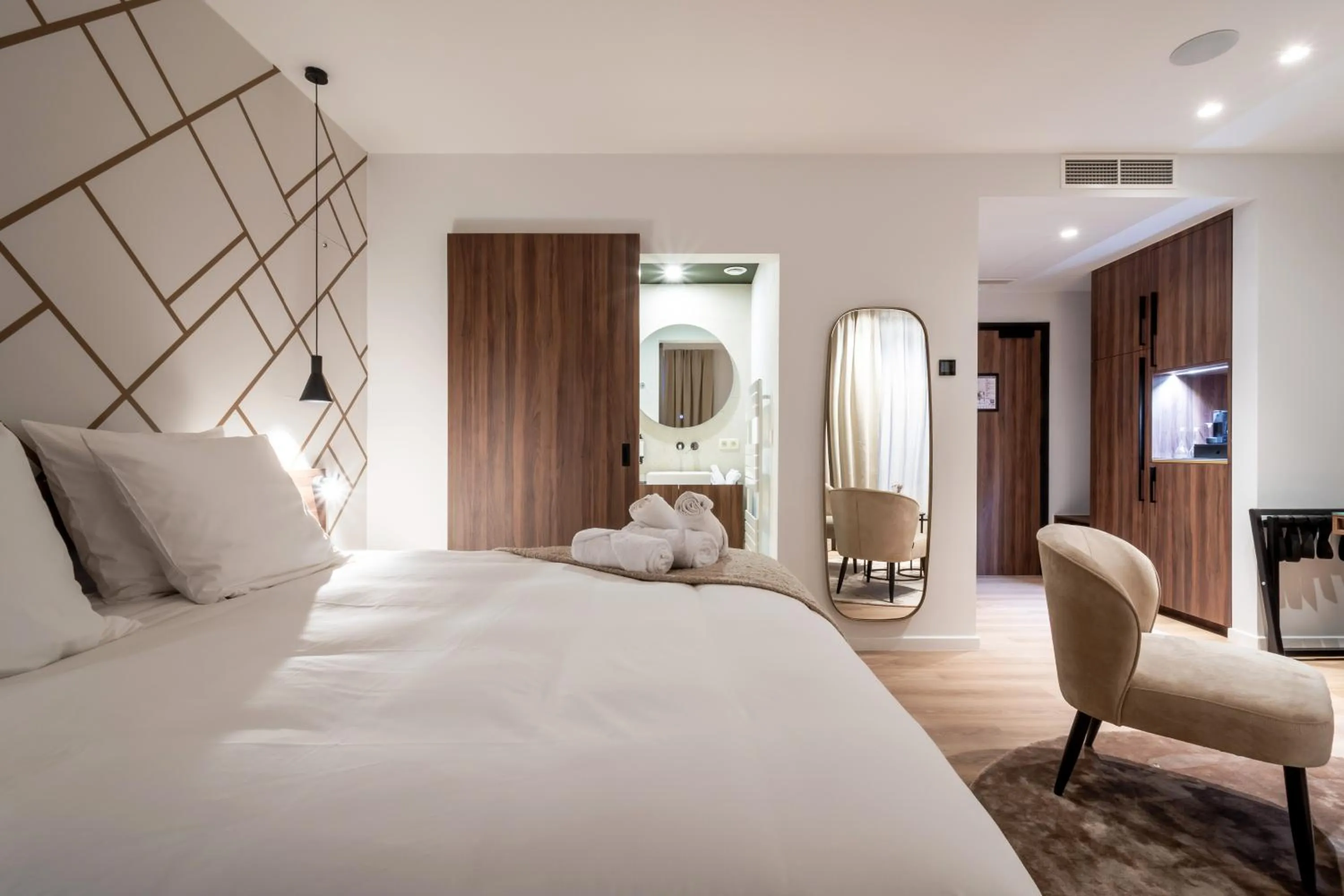 Bed in ONE TWO FOUR - Hotel & Spa