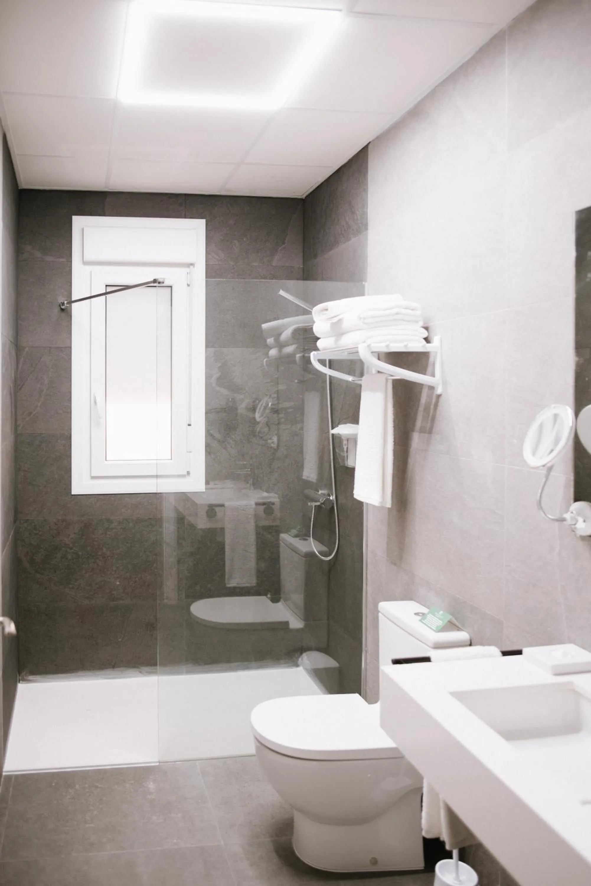 Shower in Hotel Melilla Centro