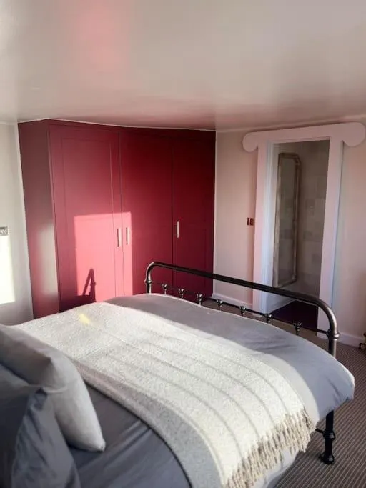 Bed in The Turret- the best view in Folkestone