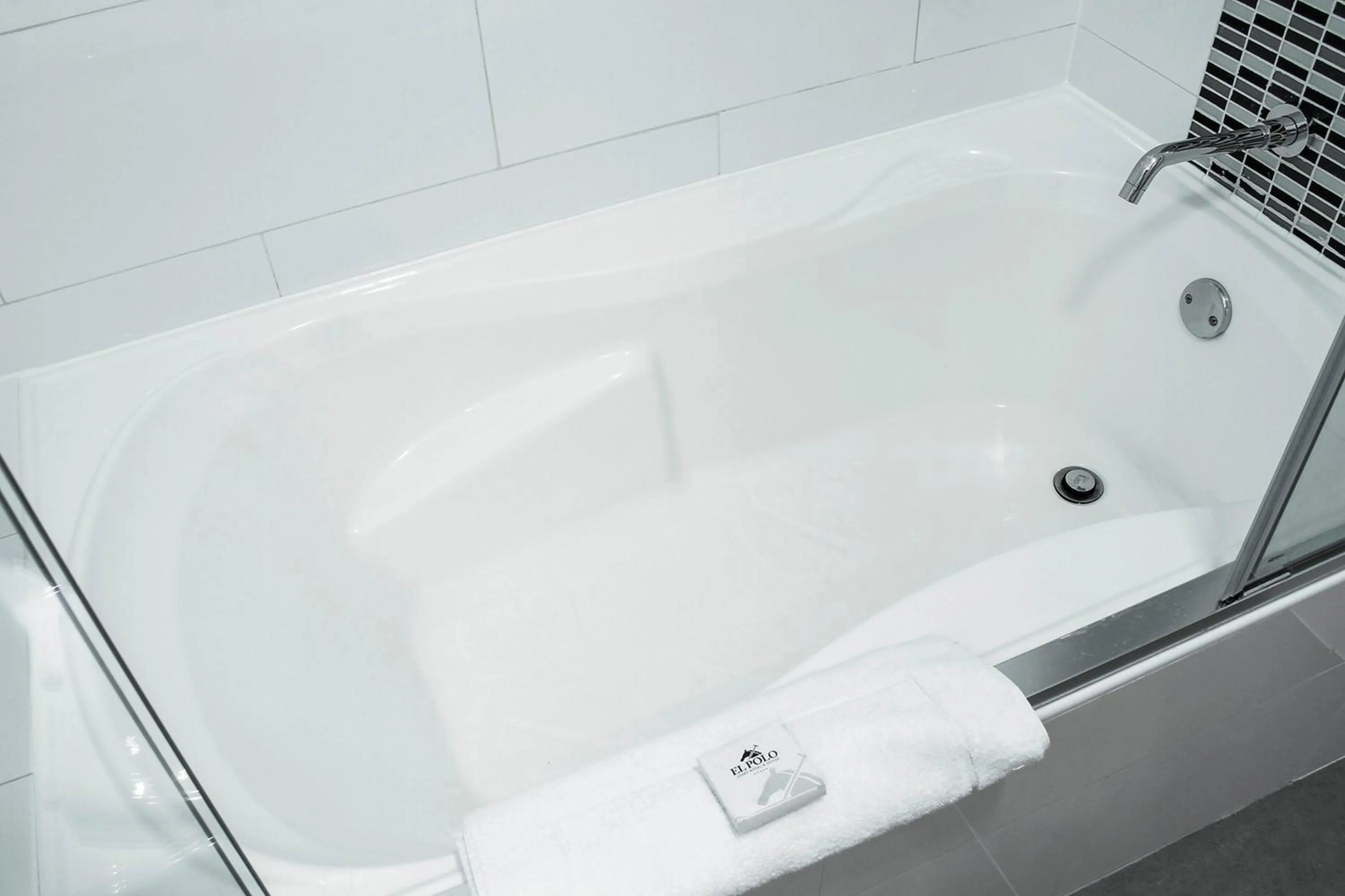 Bathroom in El Polo Hotel & Suites