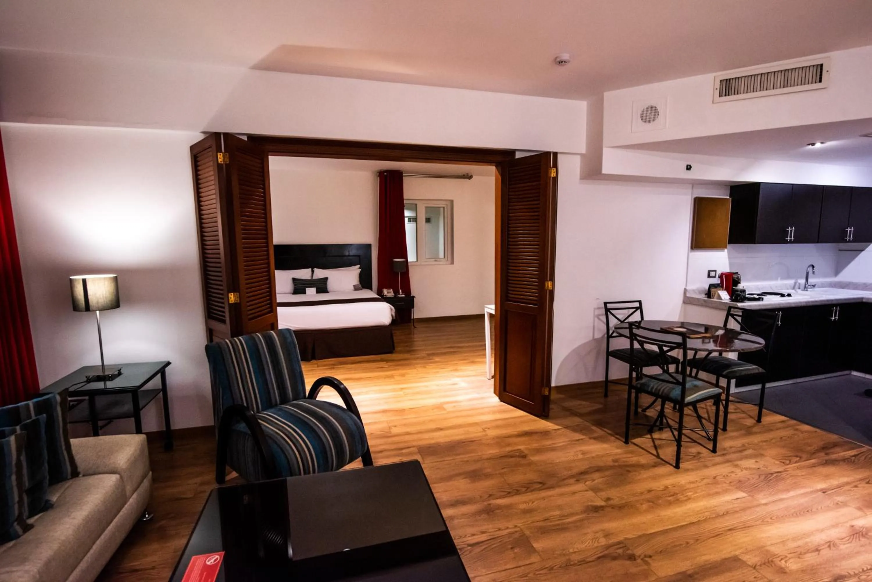 Living room in El Polo Hotel & Suites