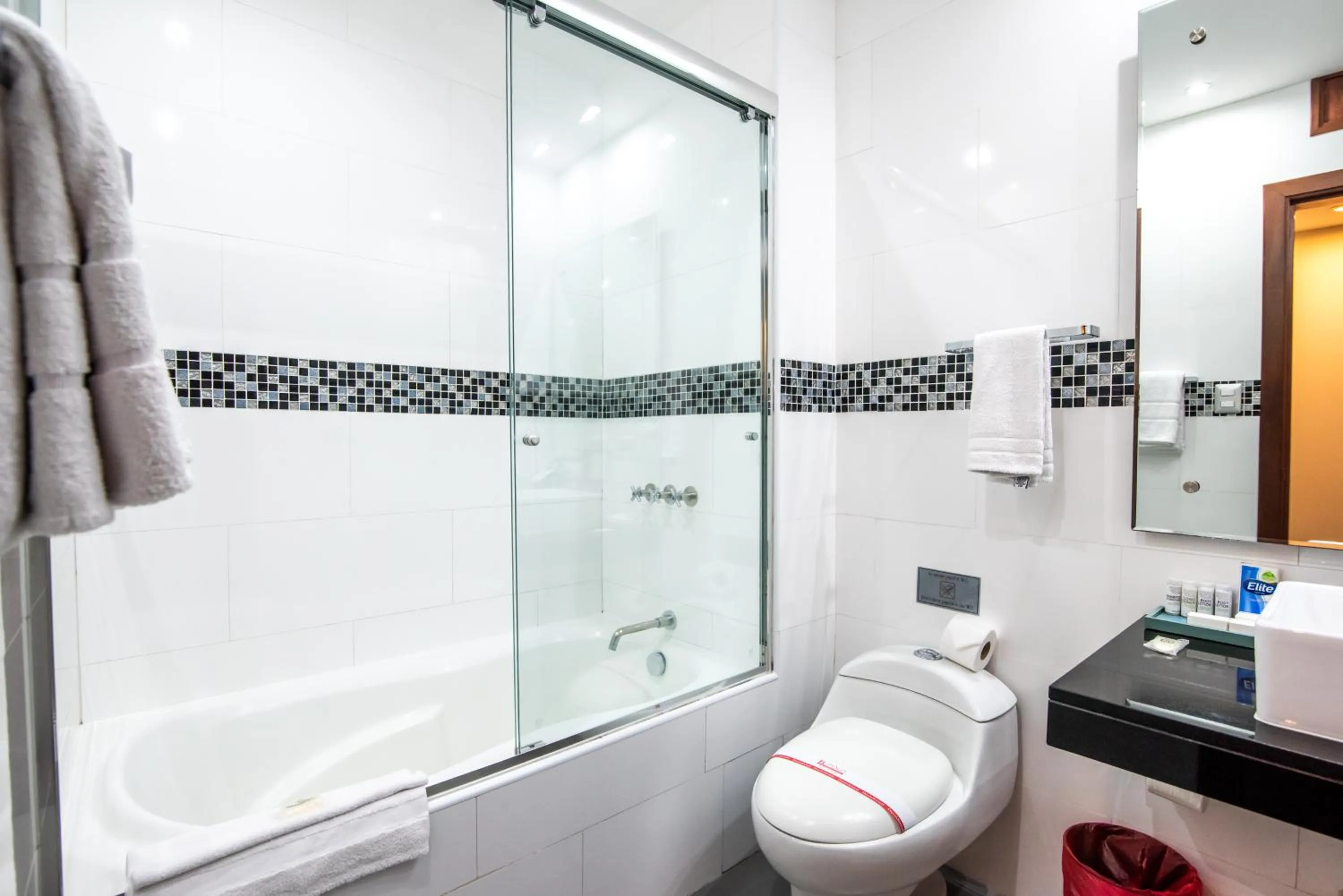 Bathroom in El Polo Hotel & Suites