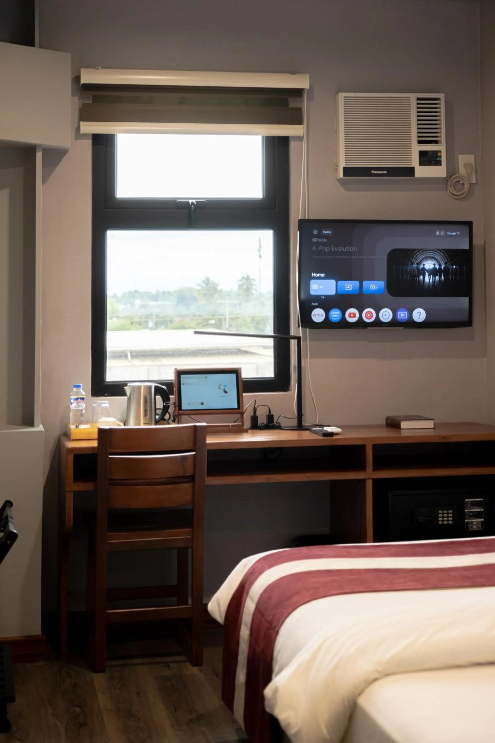 Bedroom, Bed in Kekehyu Business Hotel