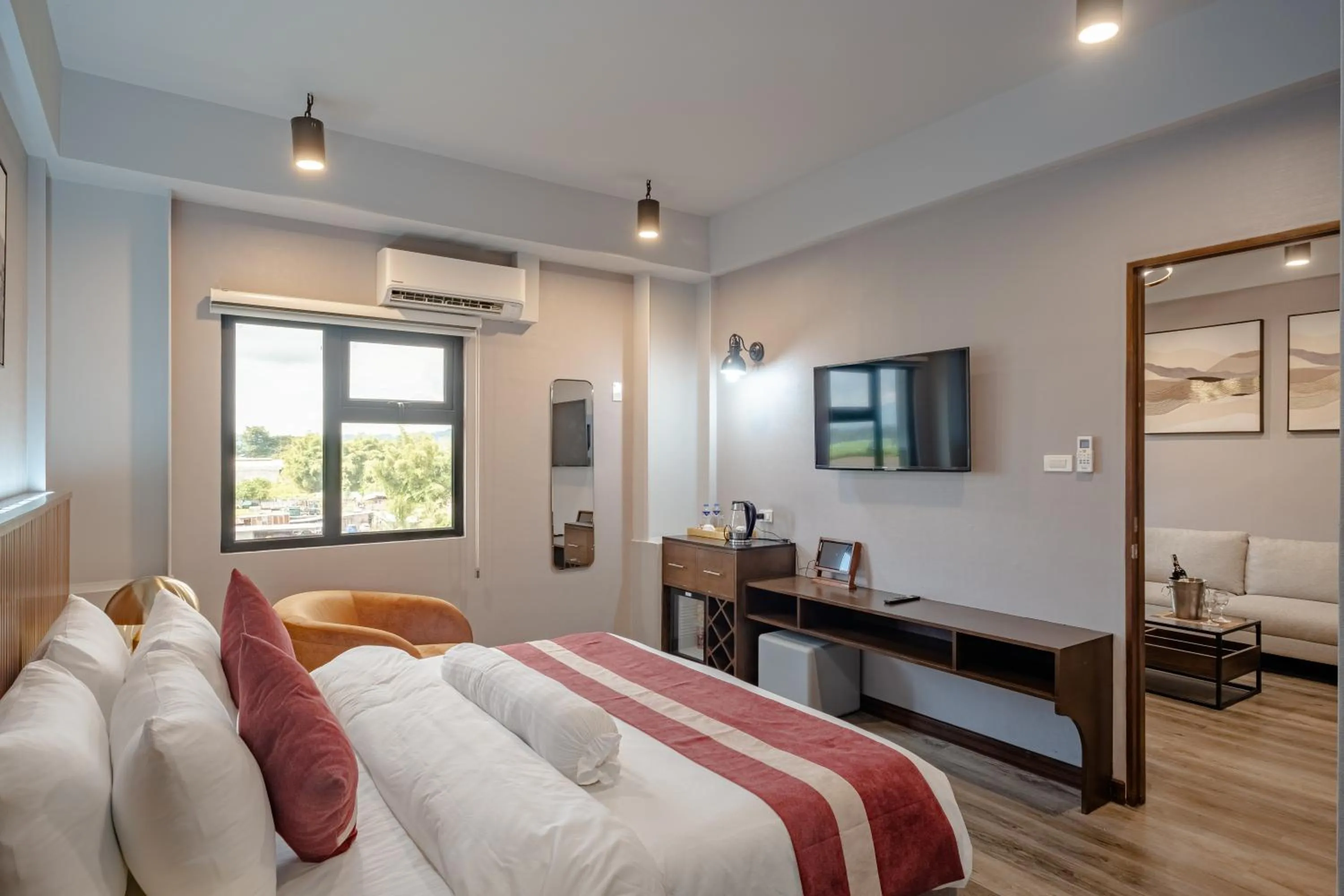 Bedroom, Bed in Kekehyu Business Hotel