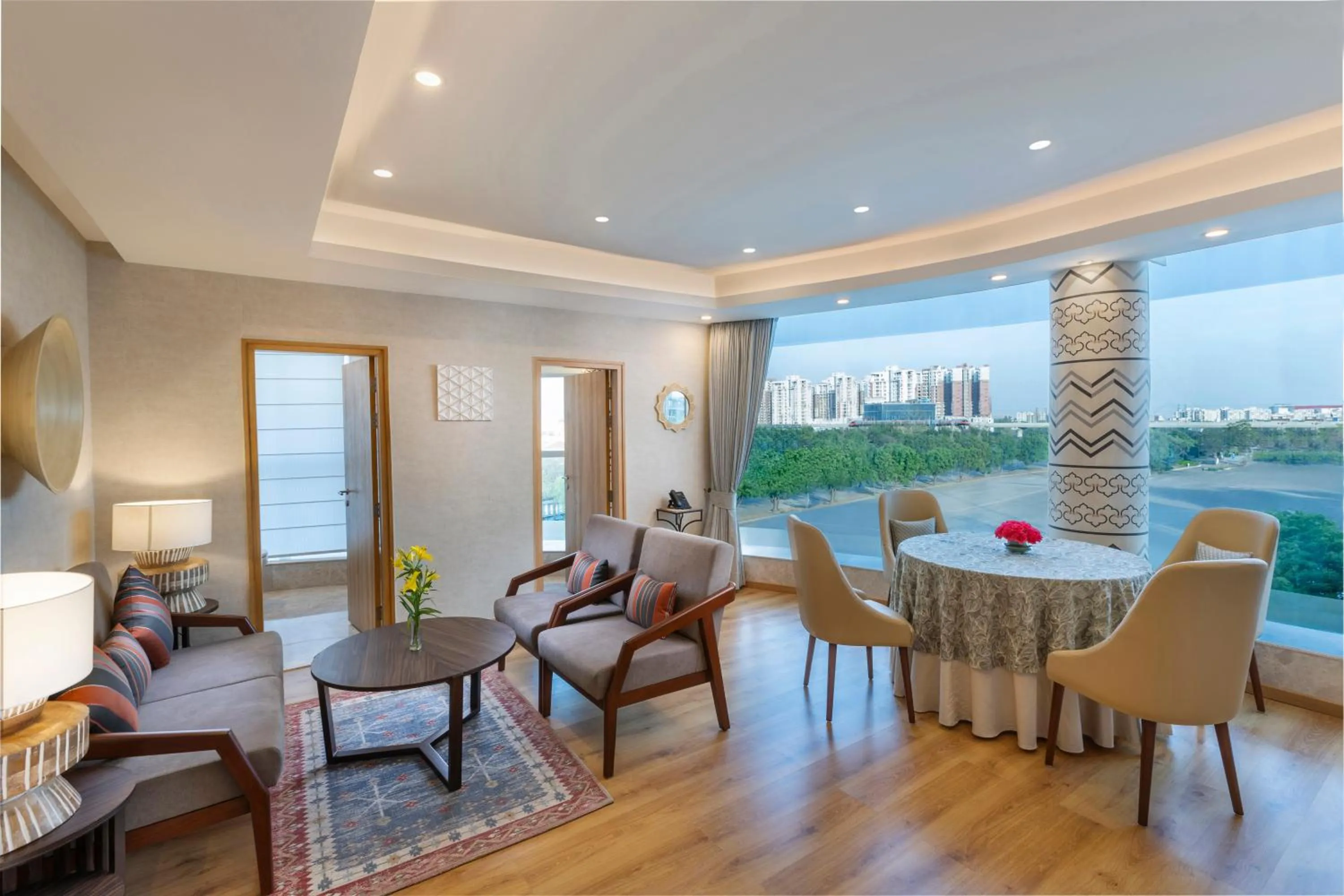 Living room in ExpoInn Suites and Convention