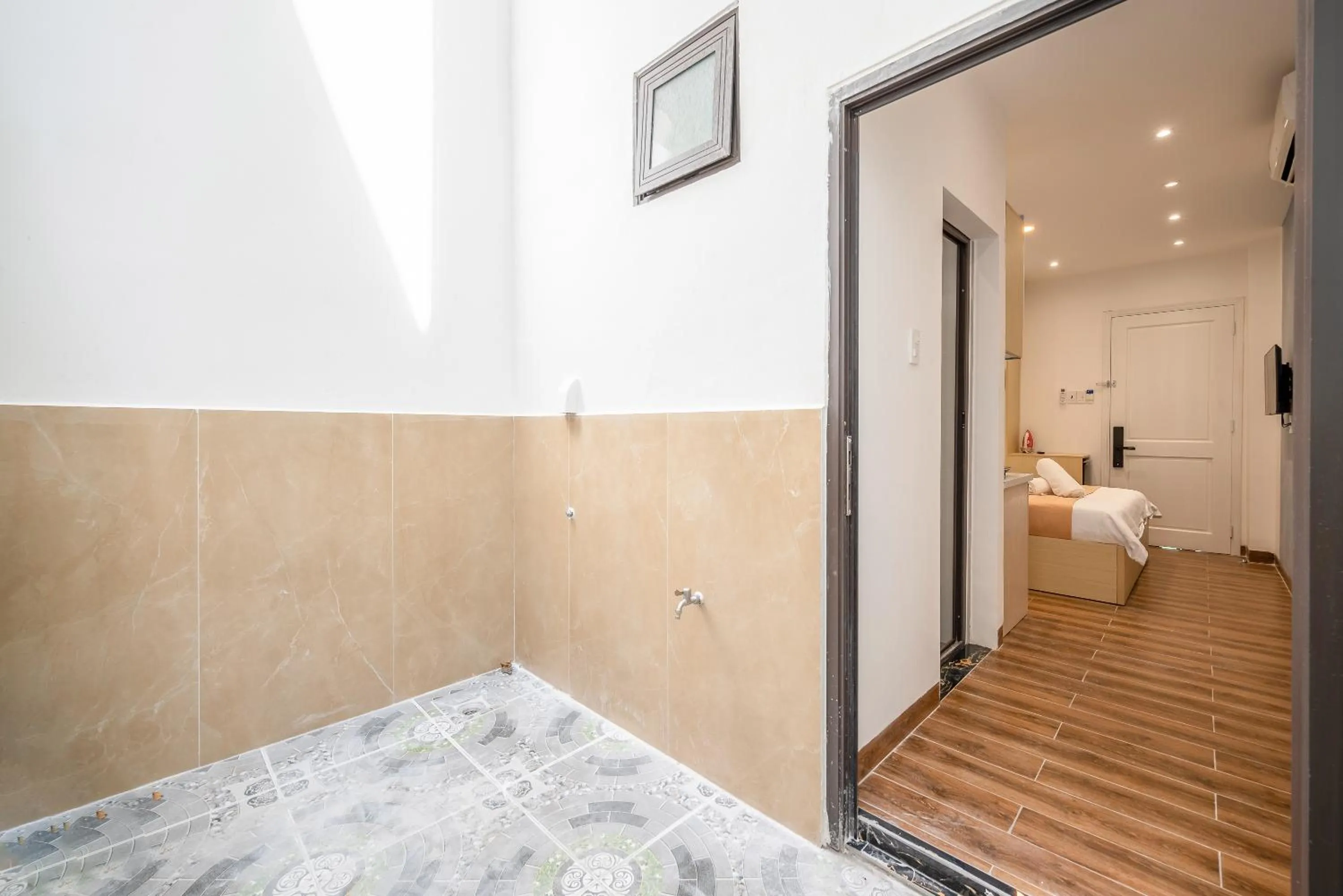 Inner courtyard view, Bed in Cozrum Homes - Winter Corner