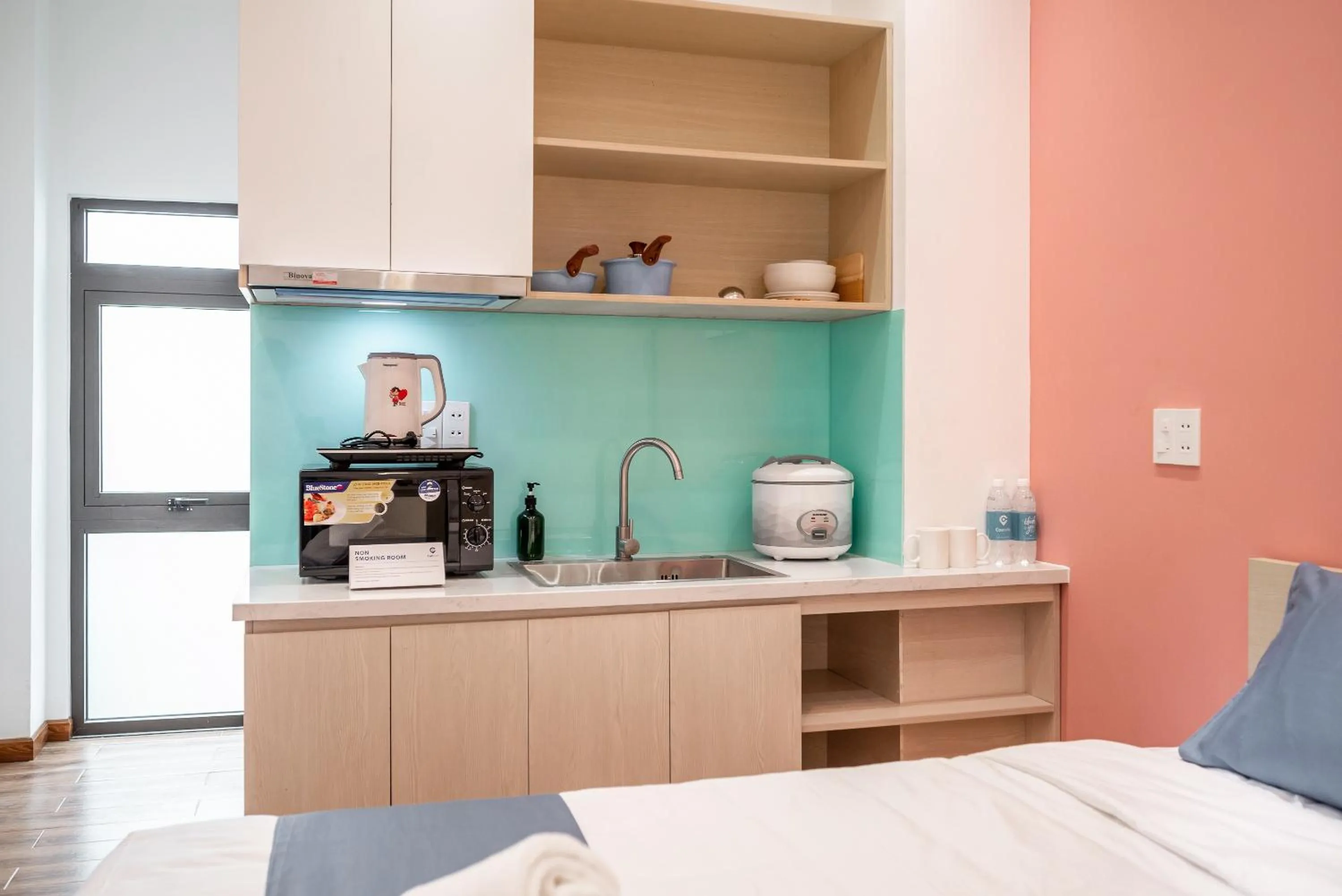 Kitchen or kitchenette, Bed in Cozrum Homes - Winter Corner