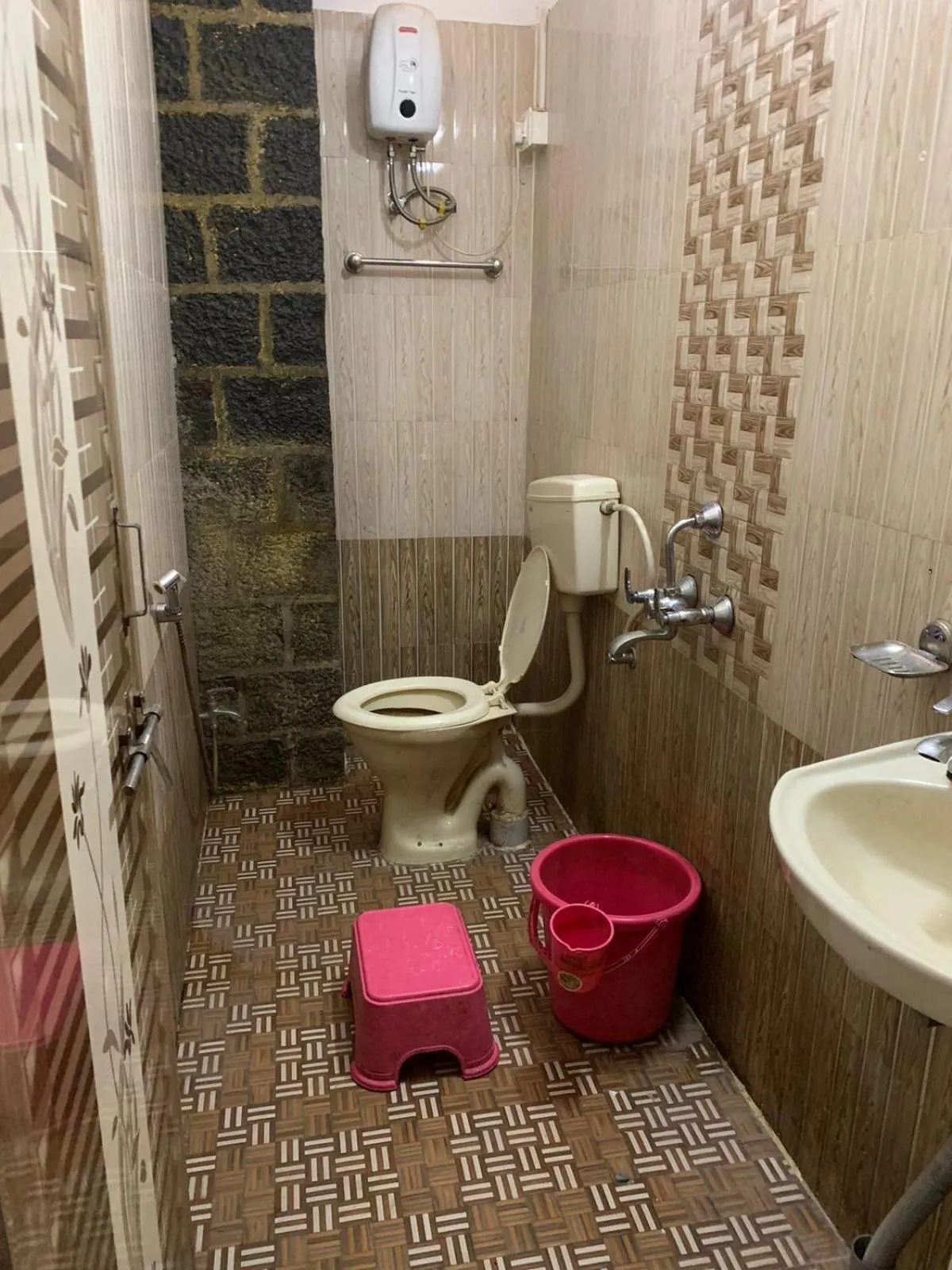 Bathroom in Hotel Rukmini, kolhapur