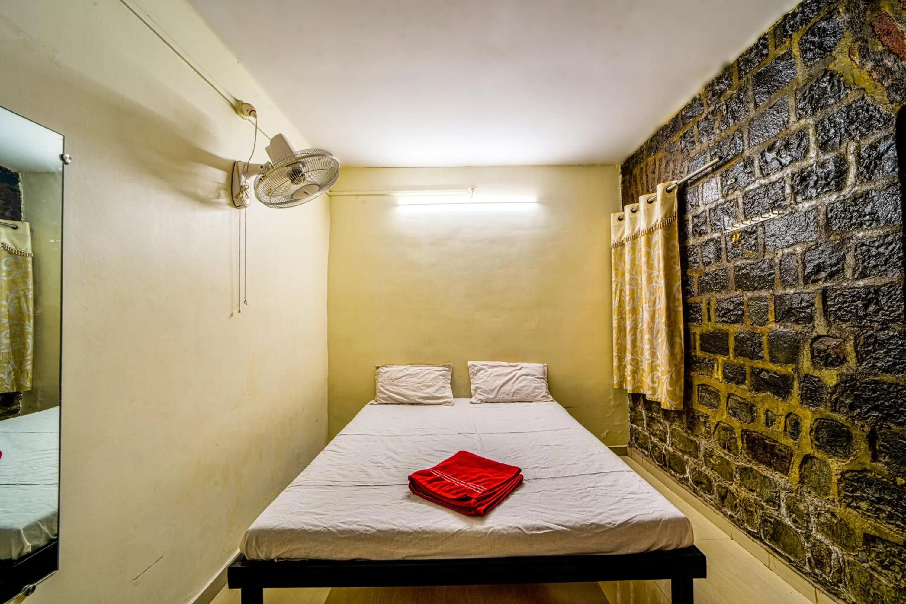 Bedroom in Hotel Rukmini, kolhapur