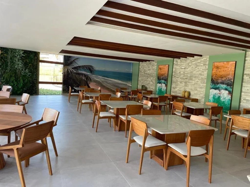 Restaurant/places to eat in Porto Beach Resort - Mana Beach Experience