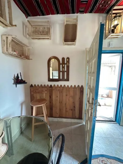 Living room in Antica old apartment al-lwebdeh