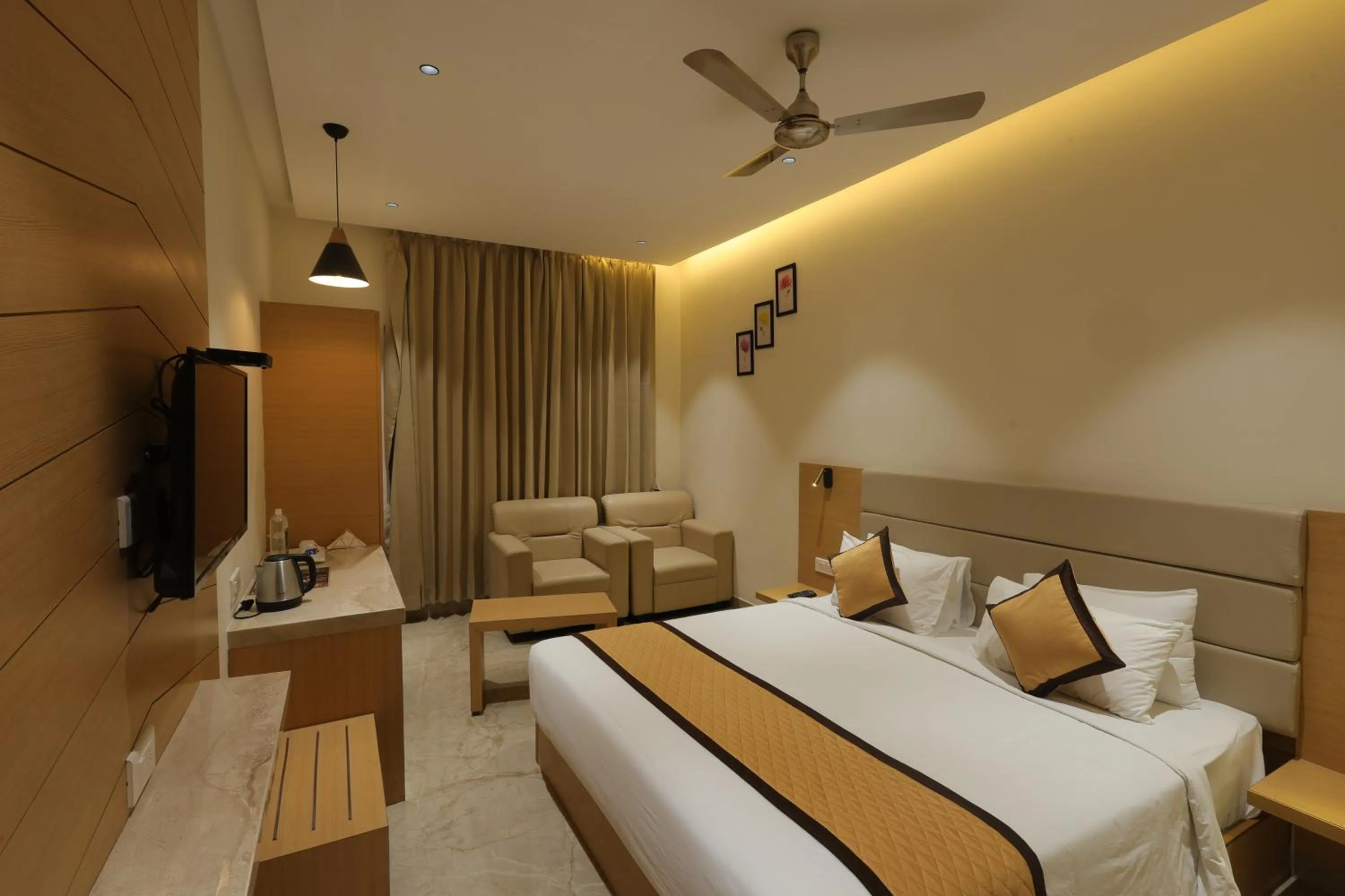 Living room, Bed in Hotel Nakshathra- A Royal Stay