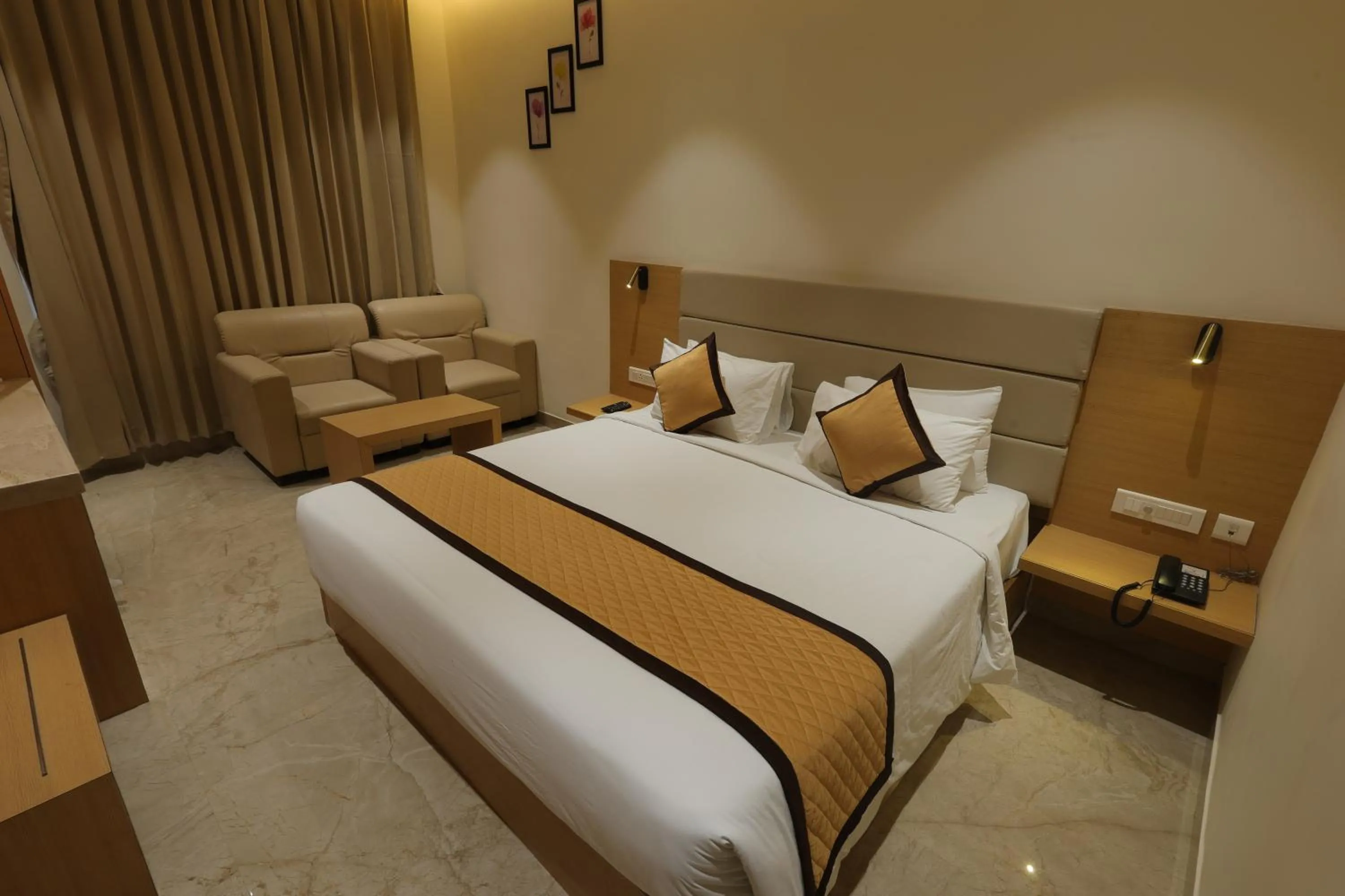 Bed in Hotel Nakshathra- A Royal Stay