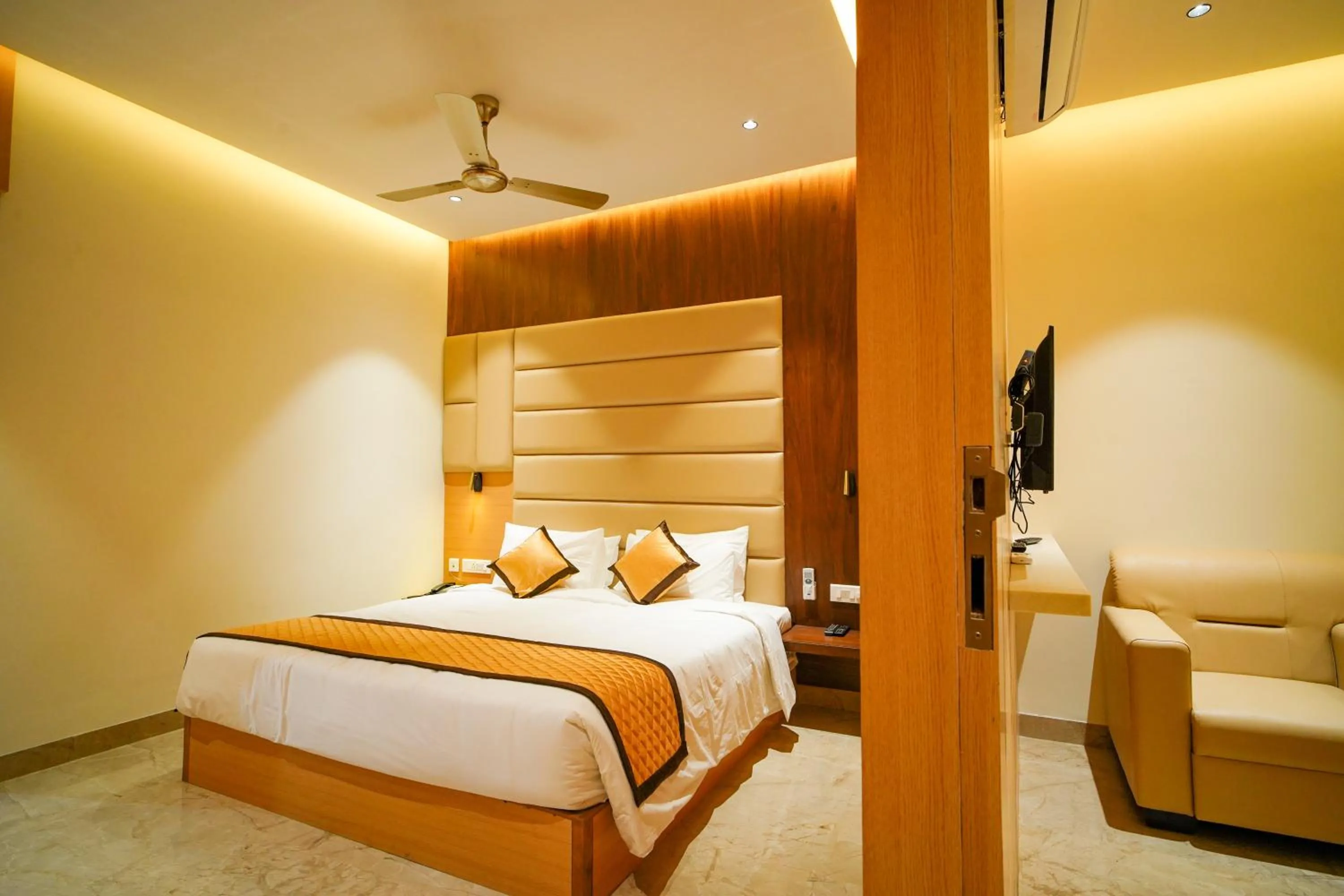 Photo of the whole room, Bed in Hotel Nakshathra- A Royal Stay