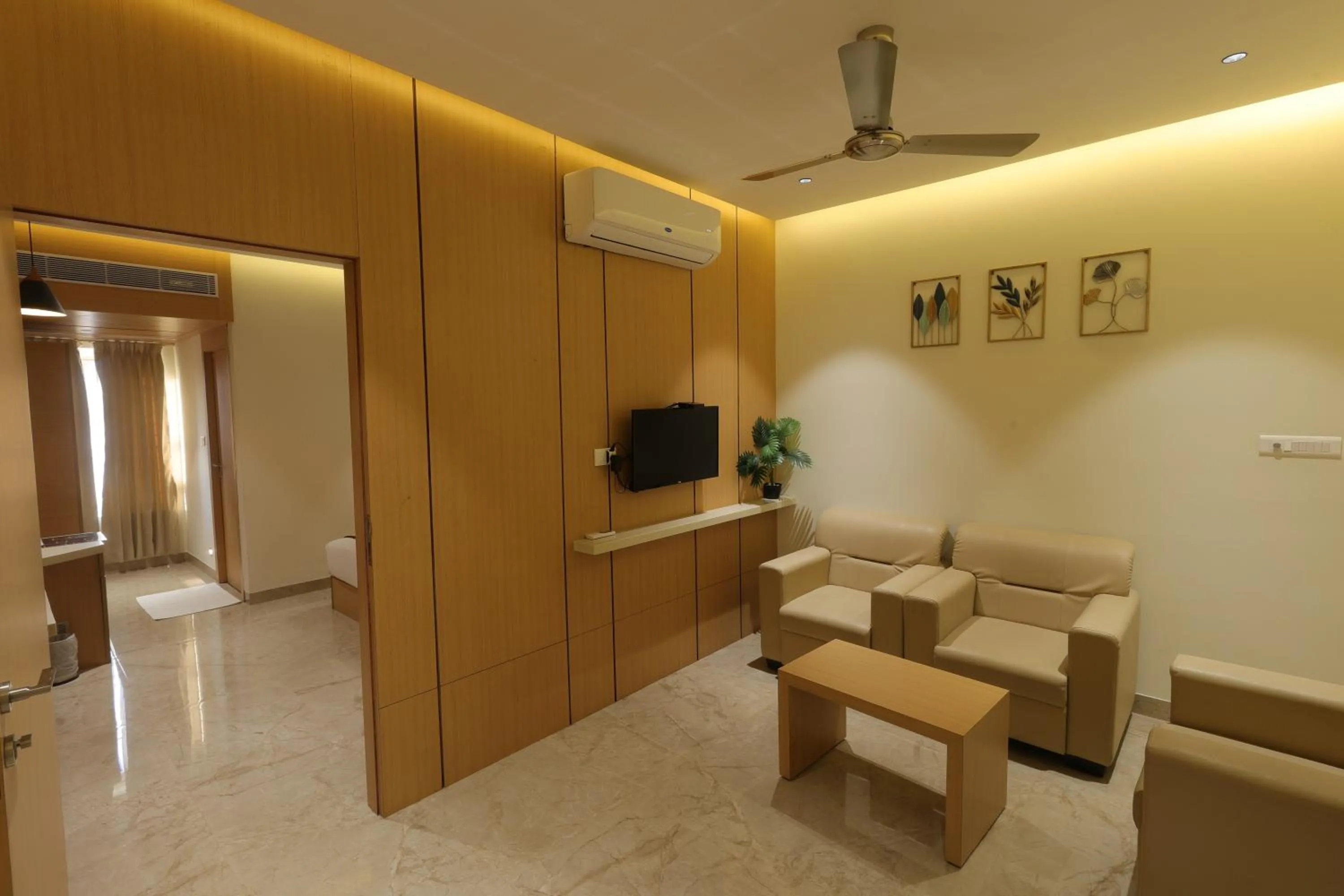 Communal lounge/ TV room in Hotel Nakshathra- A Royal Stay