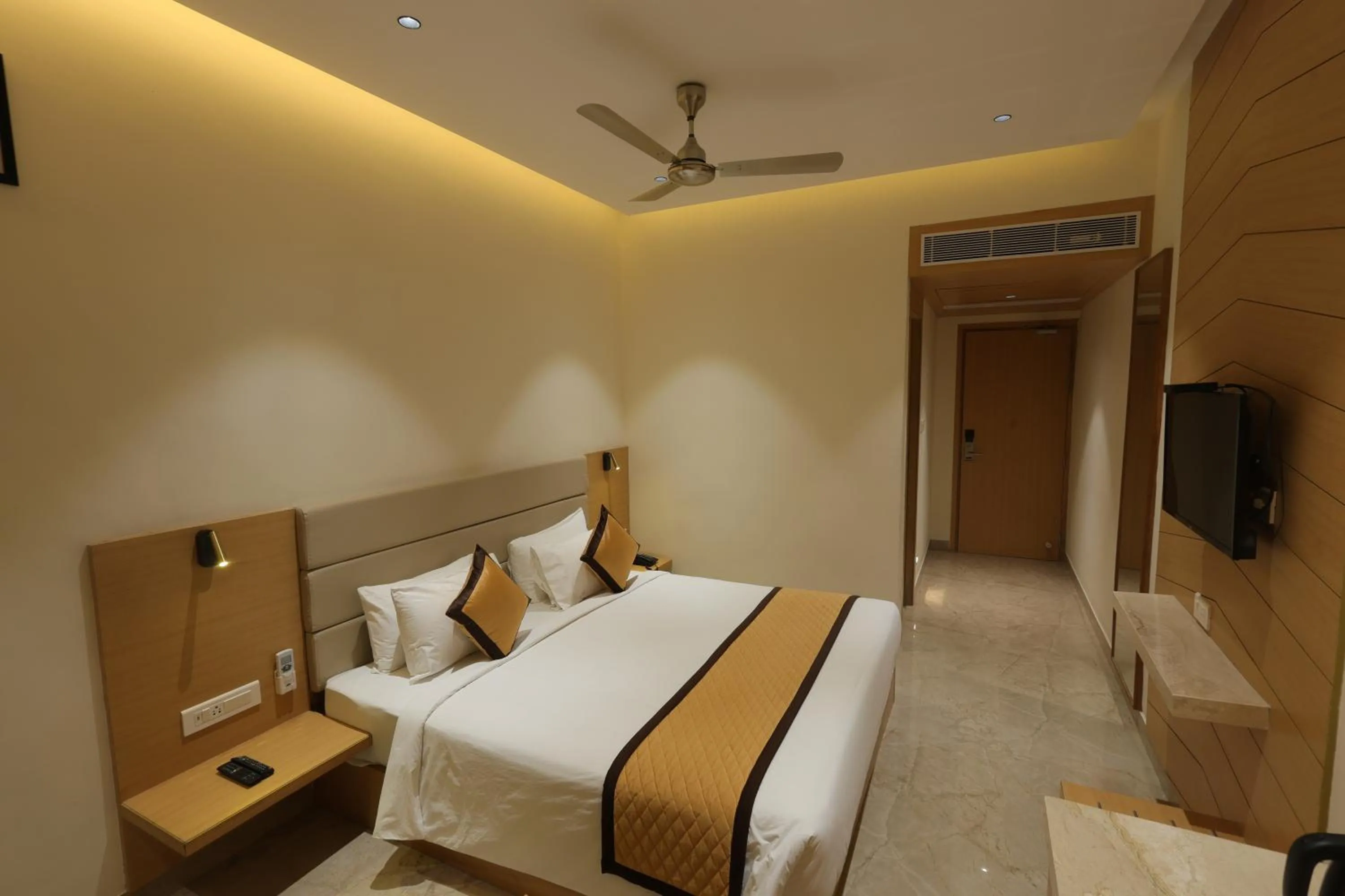 Photo of the whole room, Bed in Hotel Nakshathra- A Royal Stay