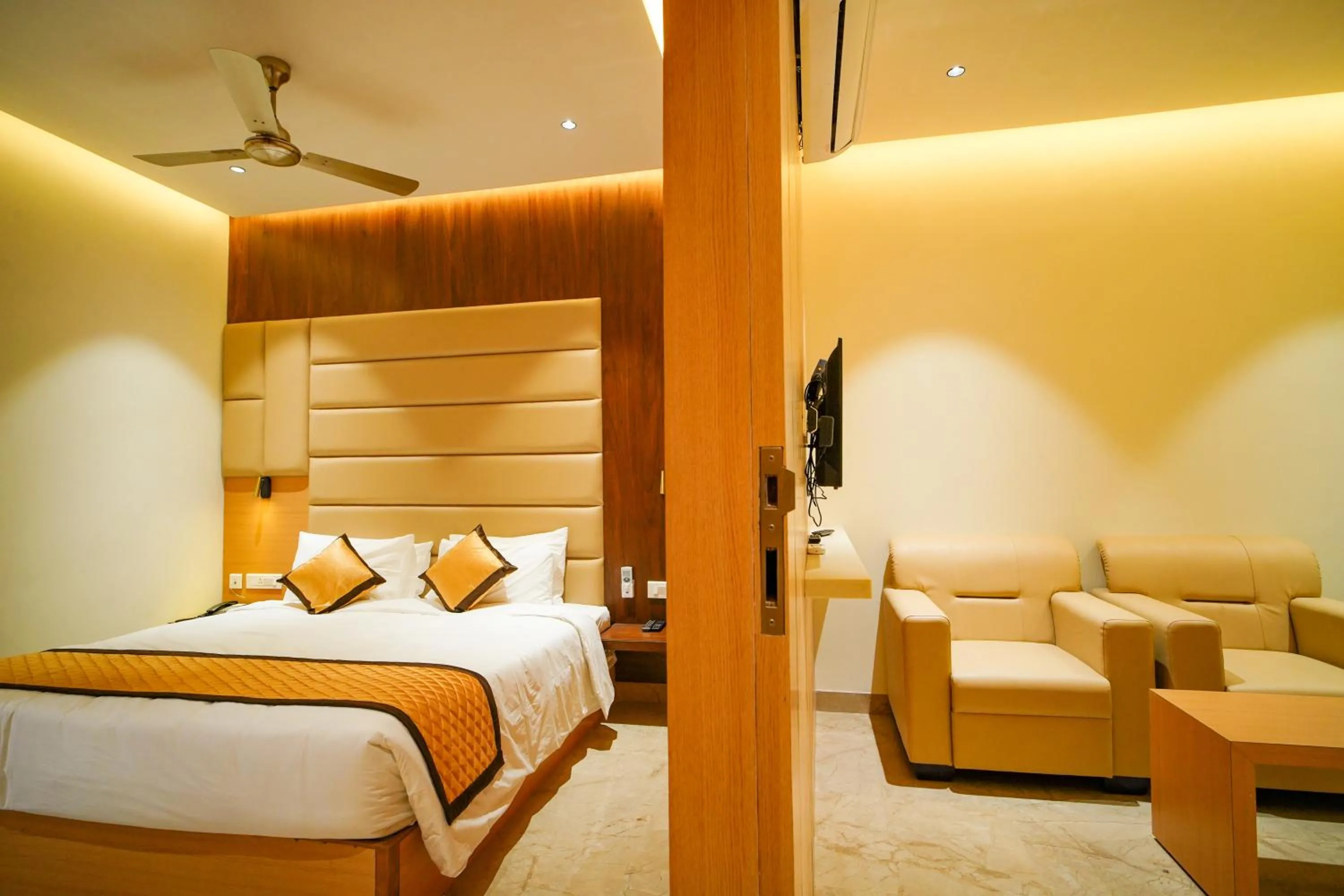 Photo of the whole room, Bed in Hotel Nakshathra- A Royal Stay