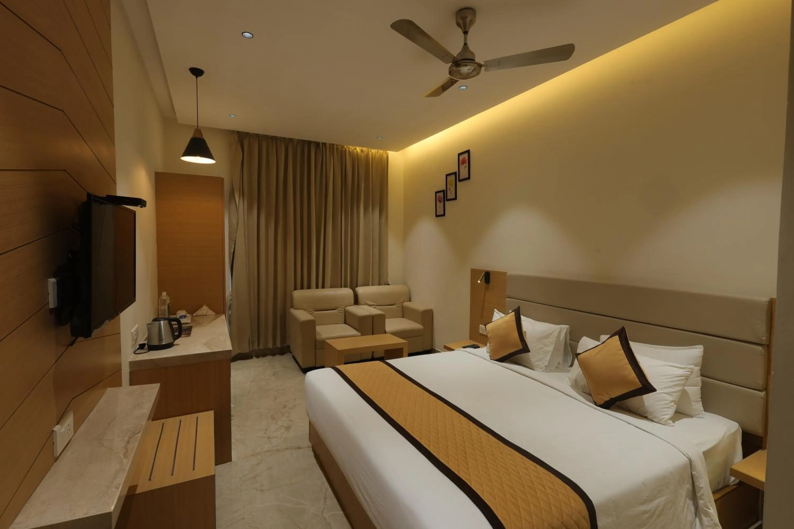 Bedroom, Bed in Hotel Nakshathra- A Royal Stay