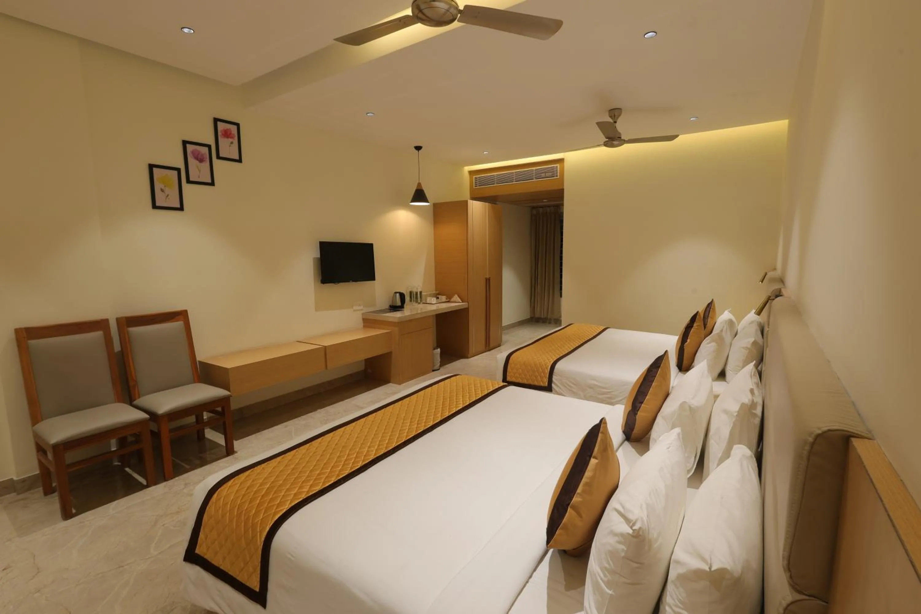 Photo of the whole room, Bed in Hotel Nakshathra- A Royal Stay